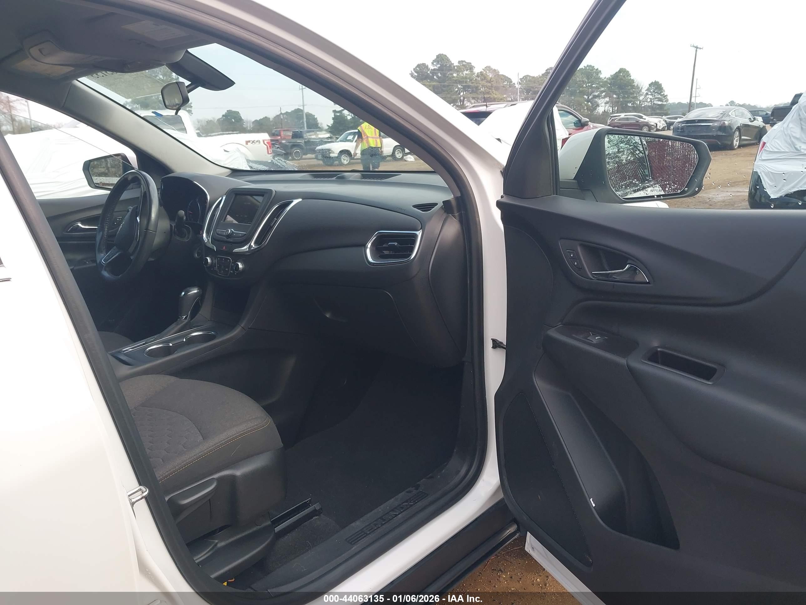CHEVROLET EQUINOX image 5