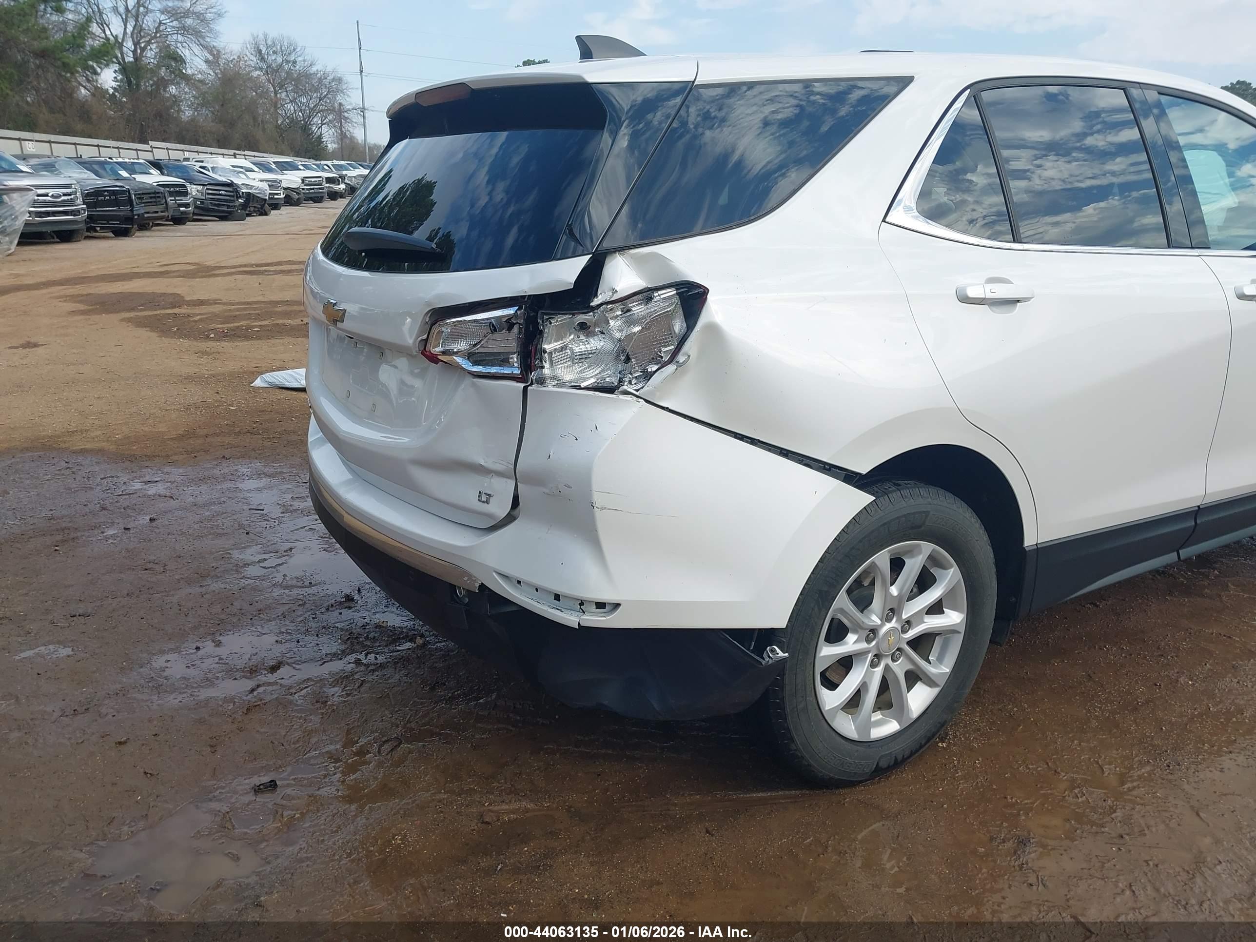 CHEVROLET EQUINOX image 6