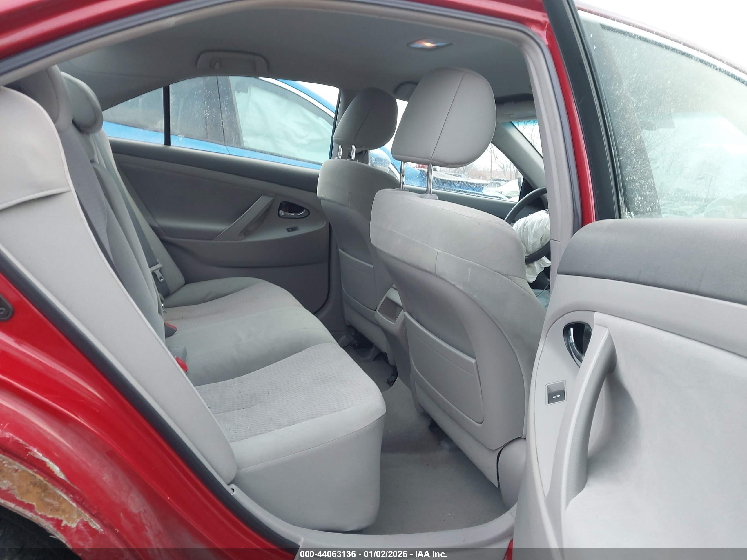 TOYOTA CAMRY image 8