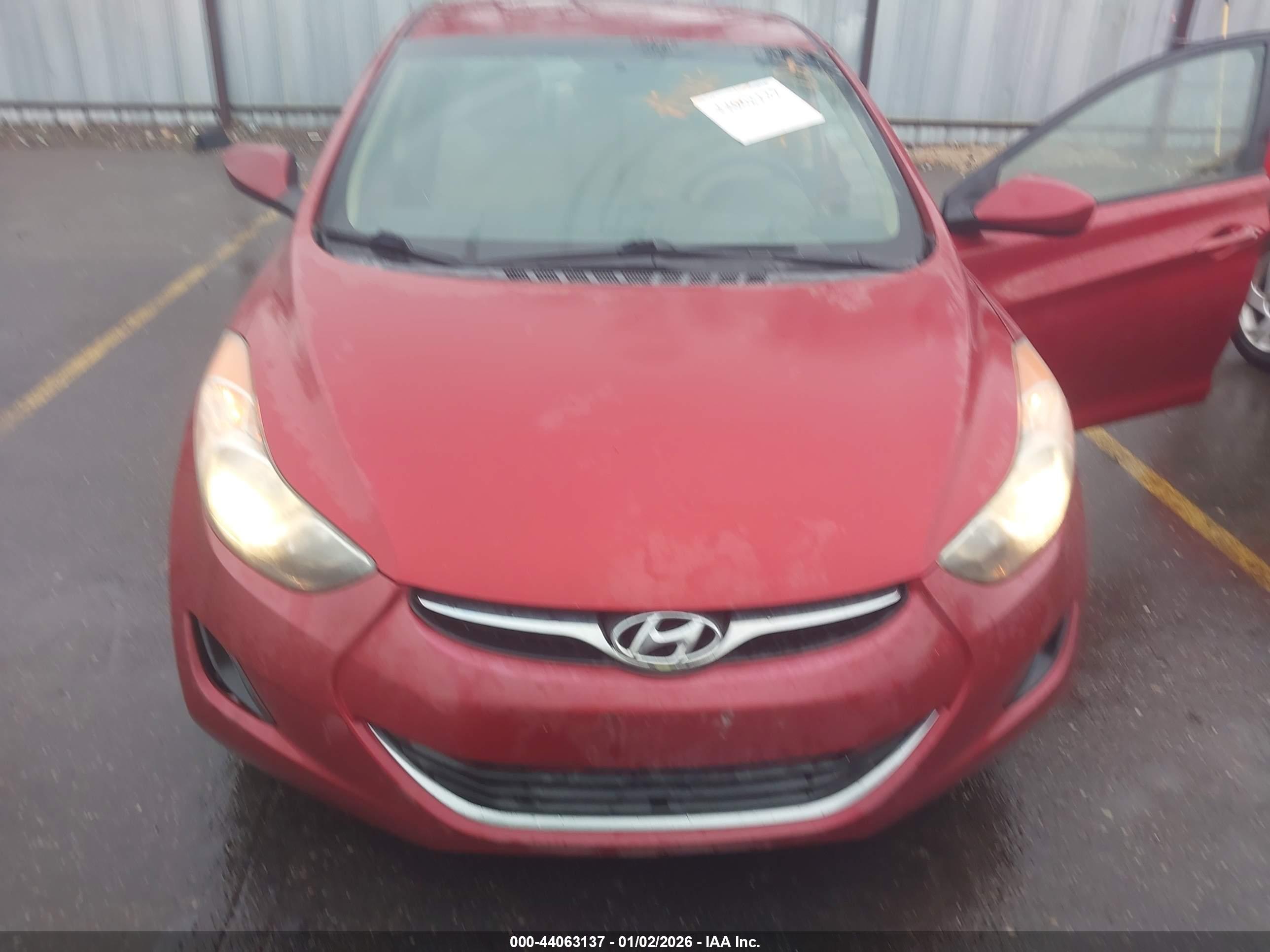 HYUNDAI ELANTRA image 6