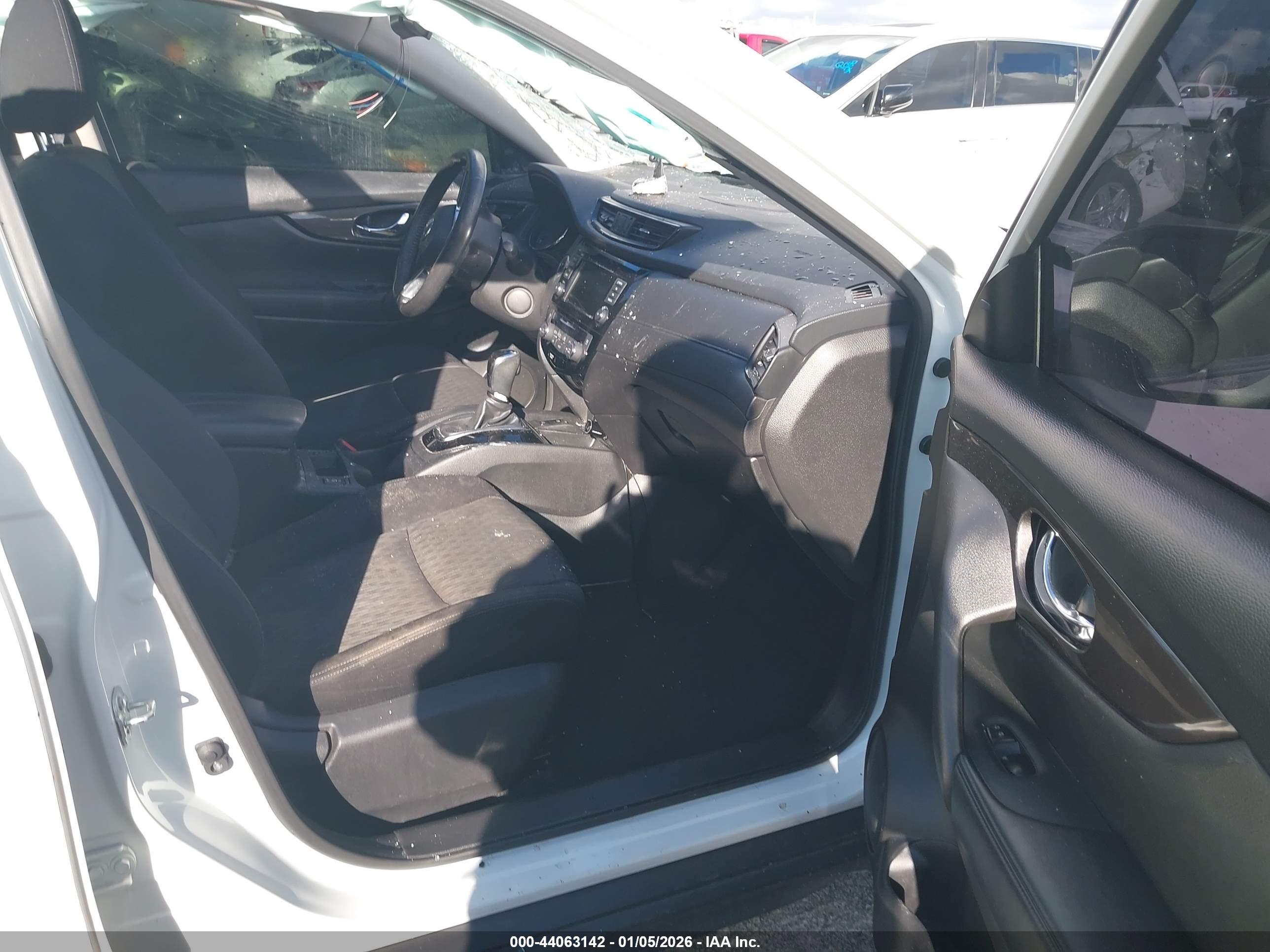 NISSAN ROGUE image 5