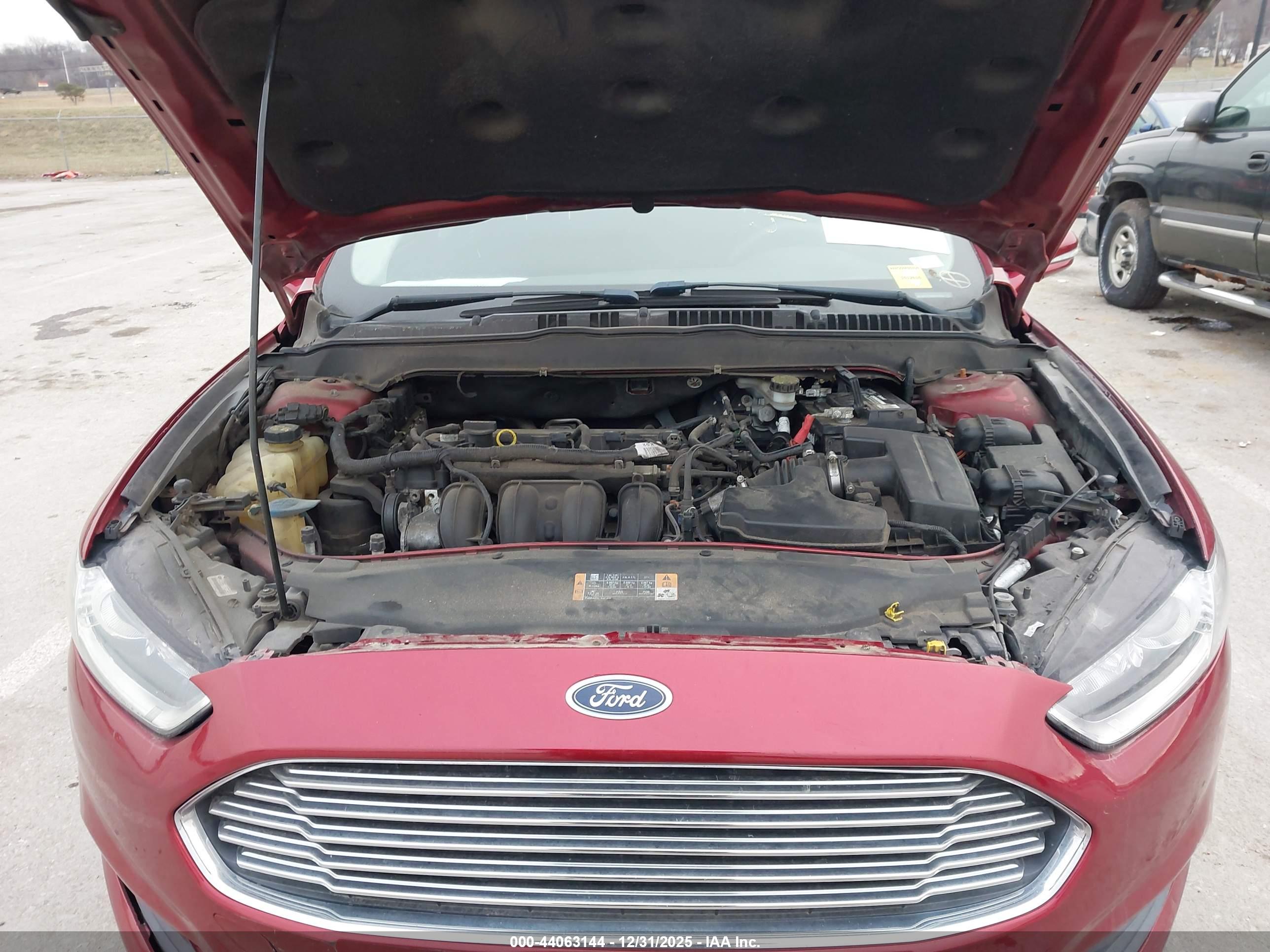FORD FUSION image 10