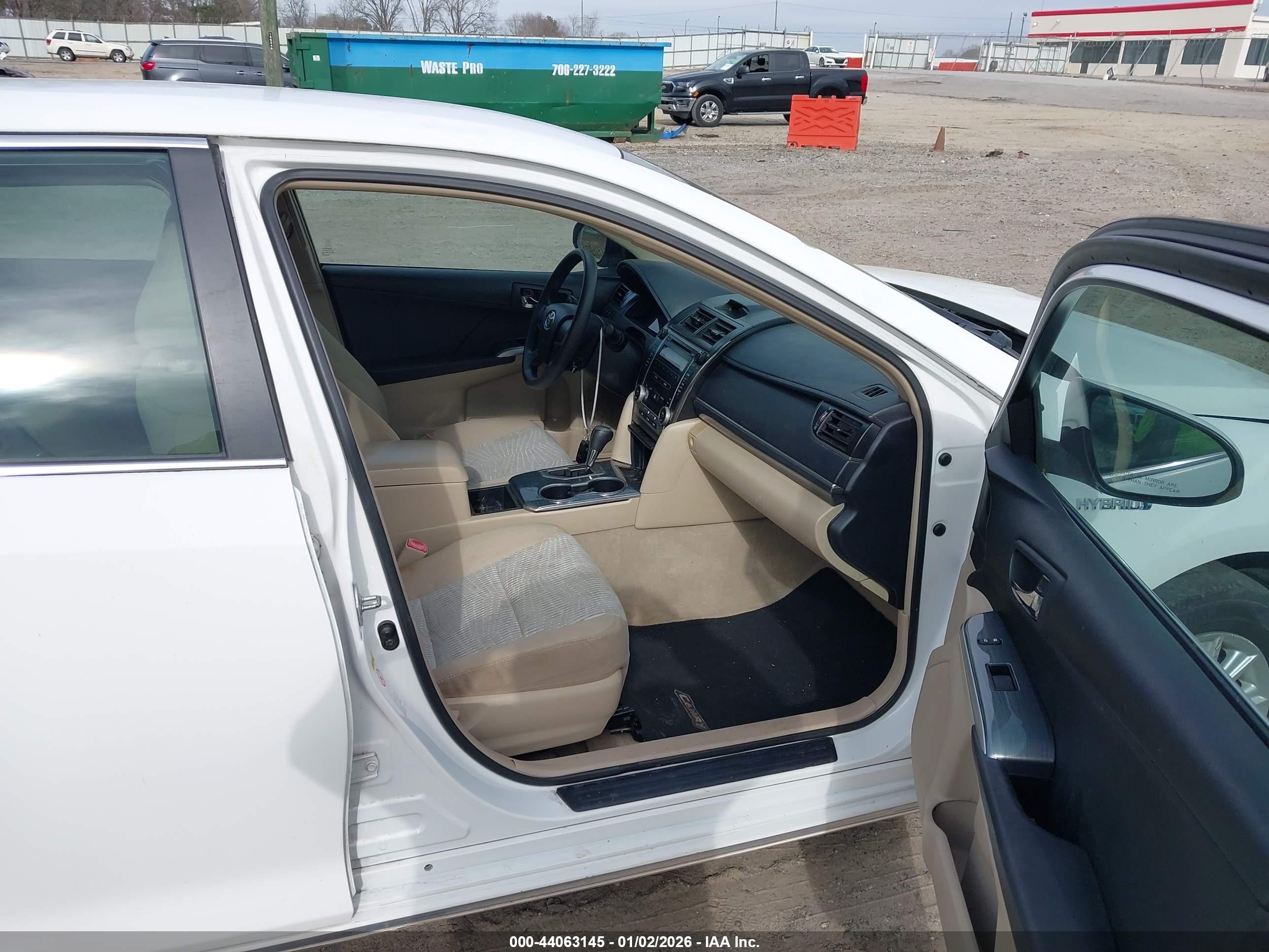 TOYOTA CAMRY image 5