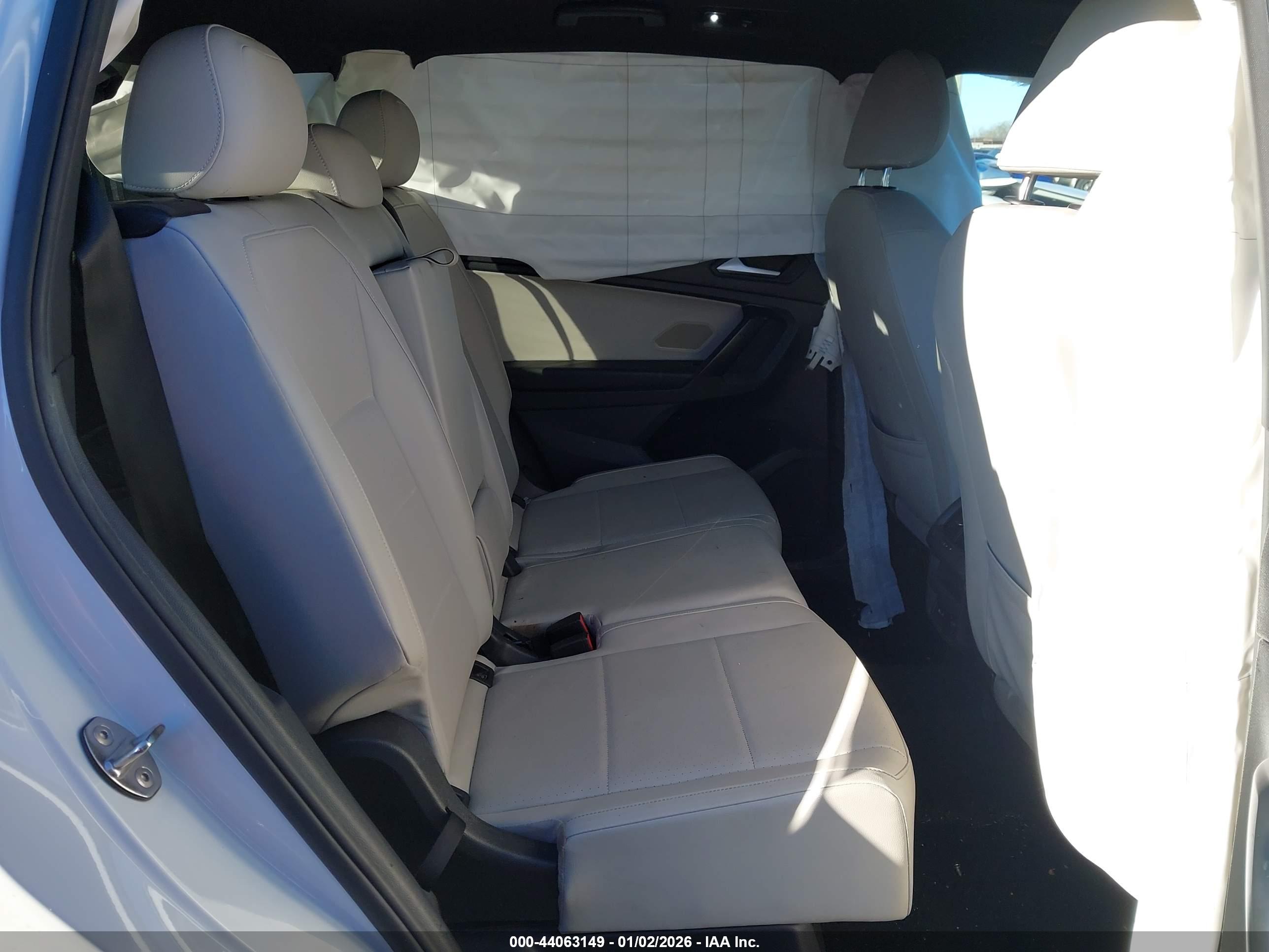 VOLKSWAGEN TIGUAN image 8