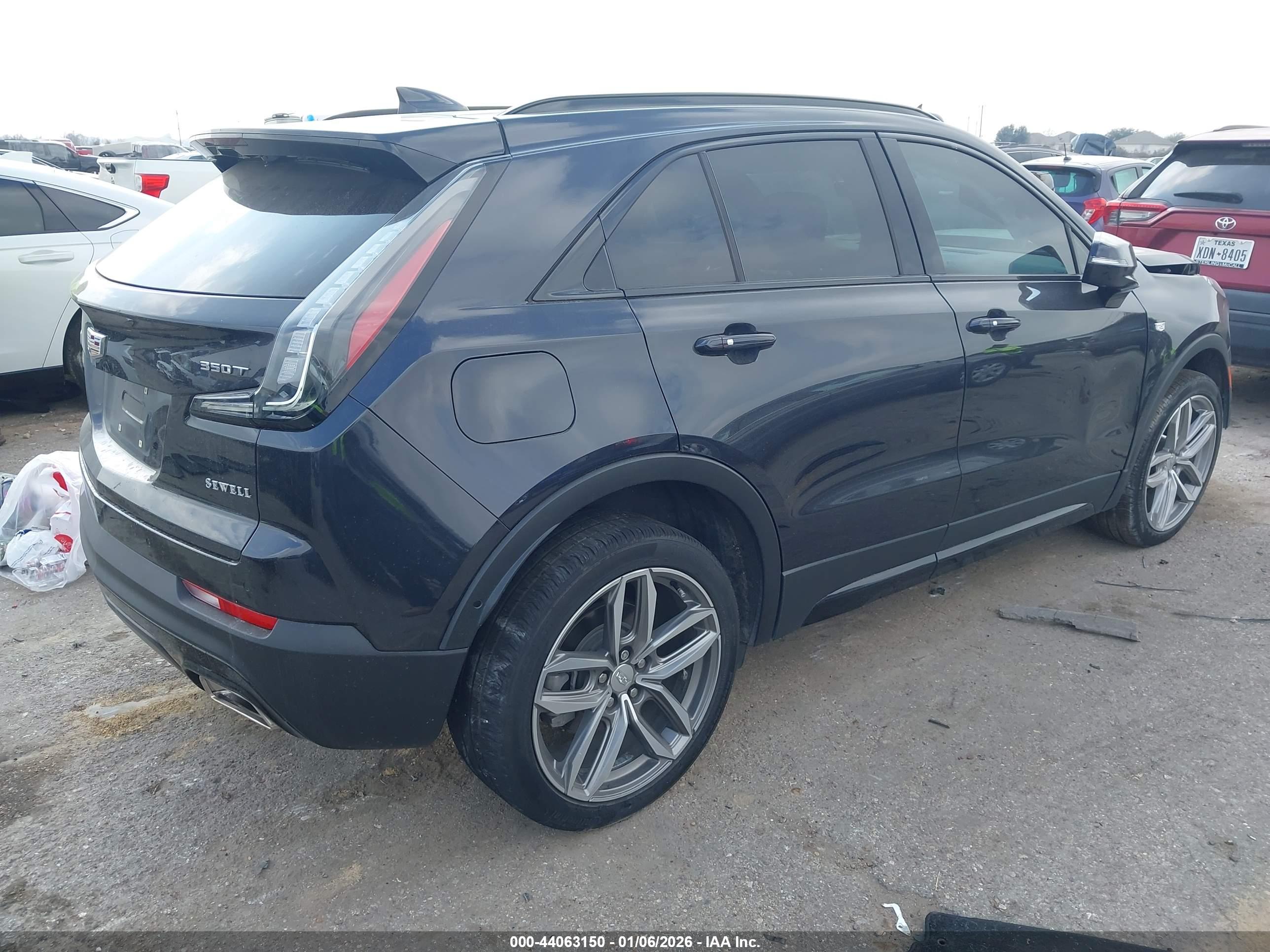 CADILLAC XT4 image 4