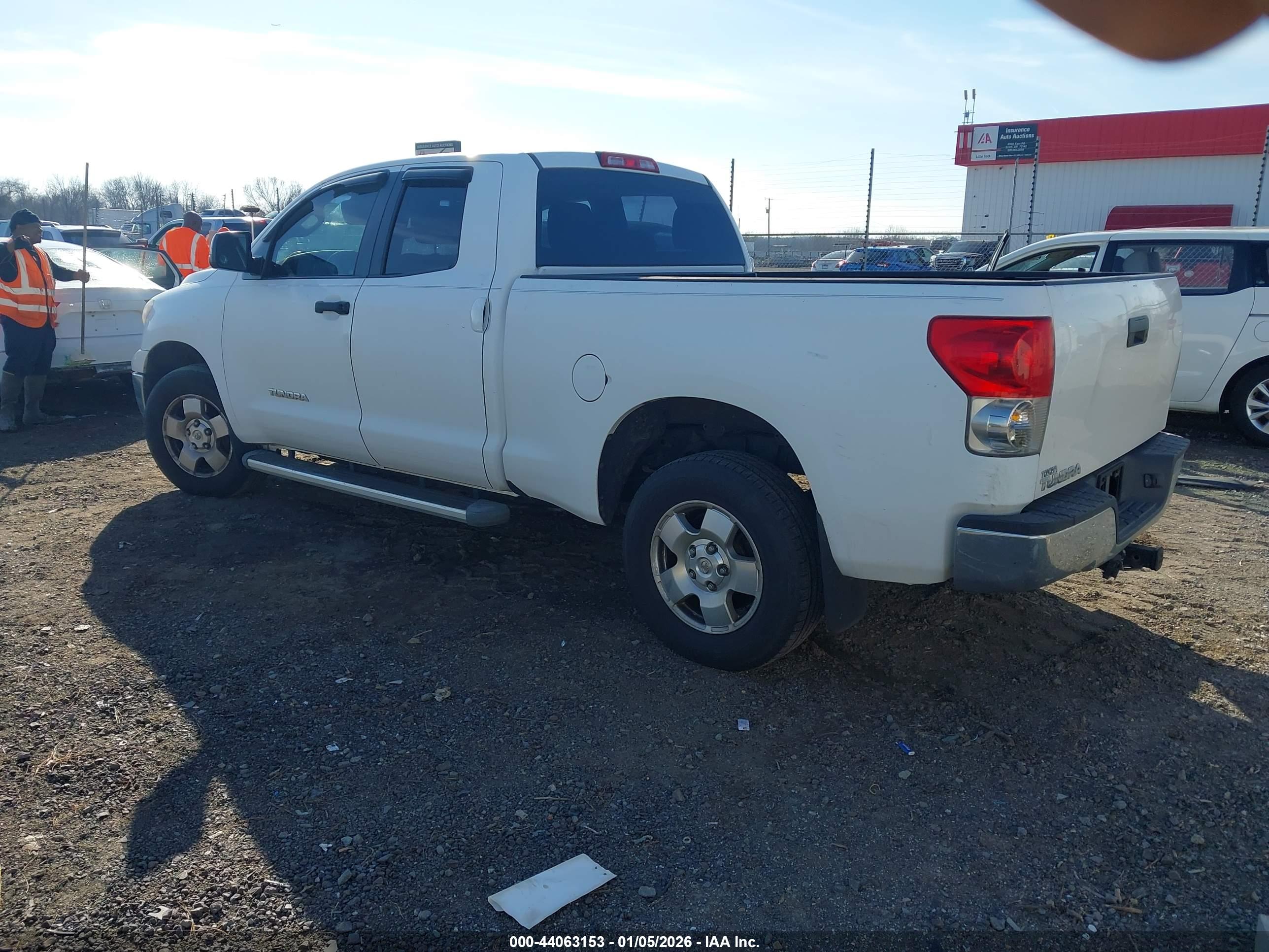 TOYOTA TUNDRA image 3