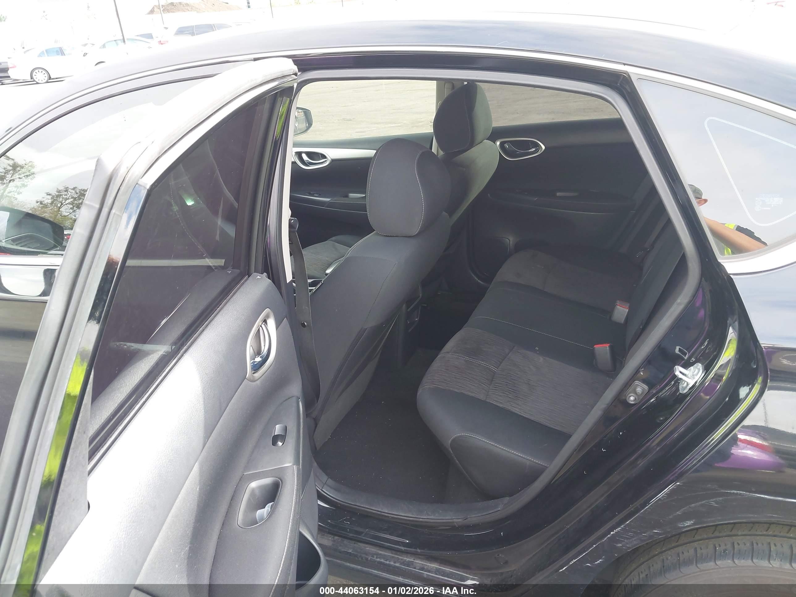 NISSAN SENTRA image 8