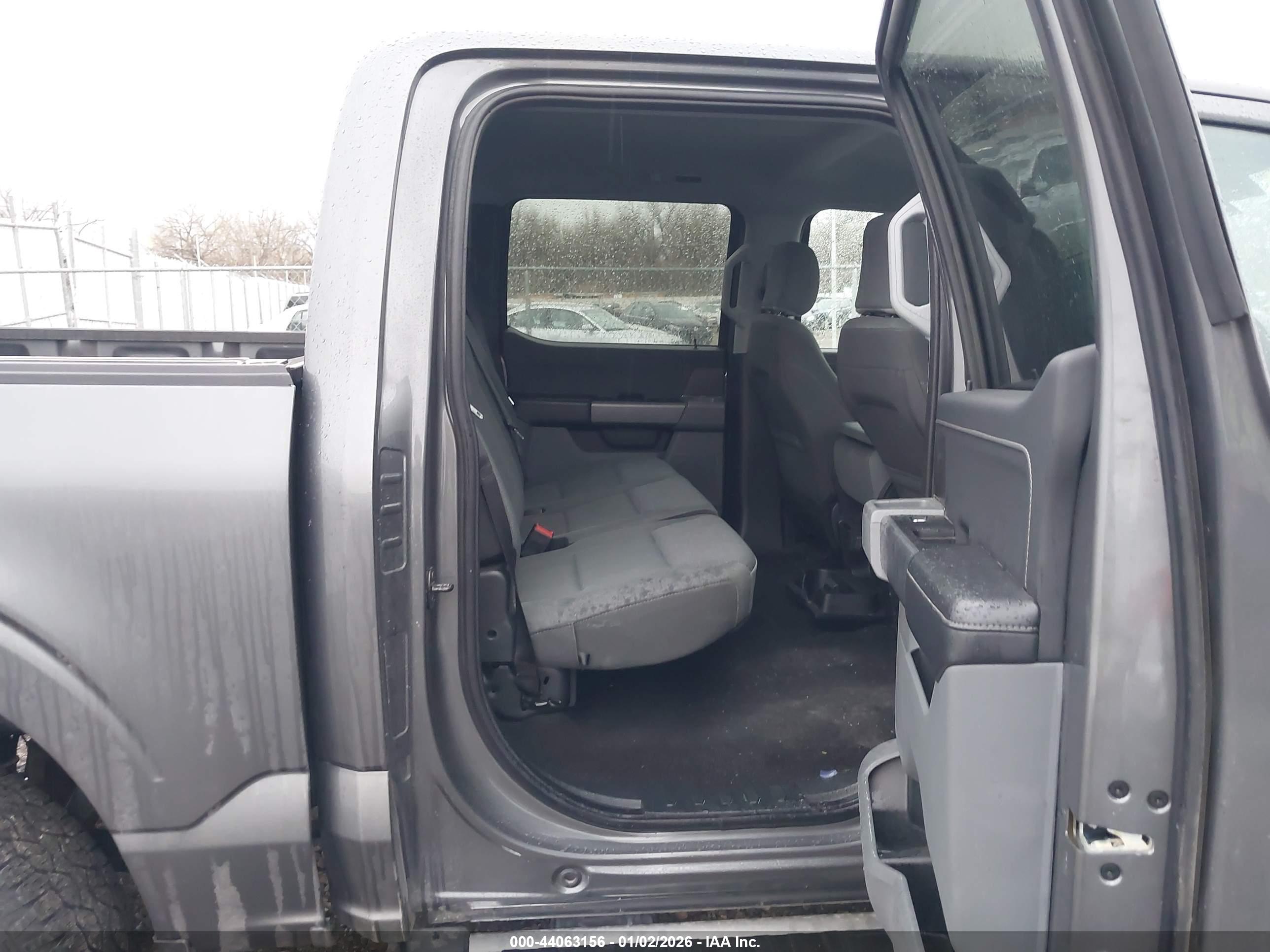 FORD F-150 image 8