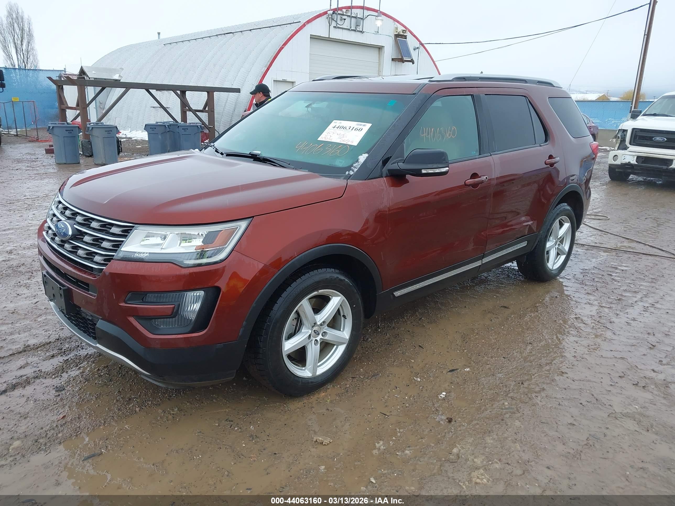 FORD EXPLORER image 2