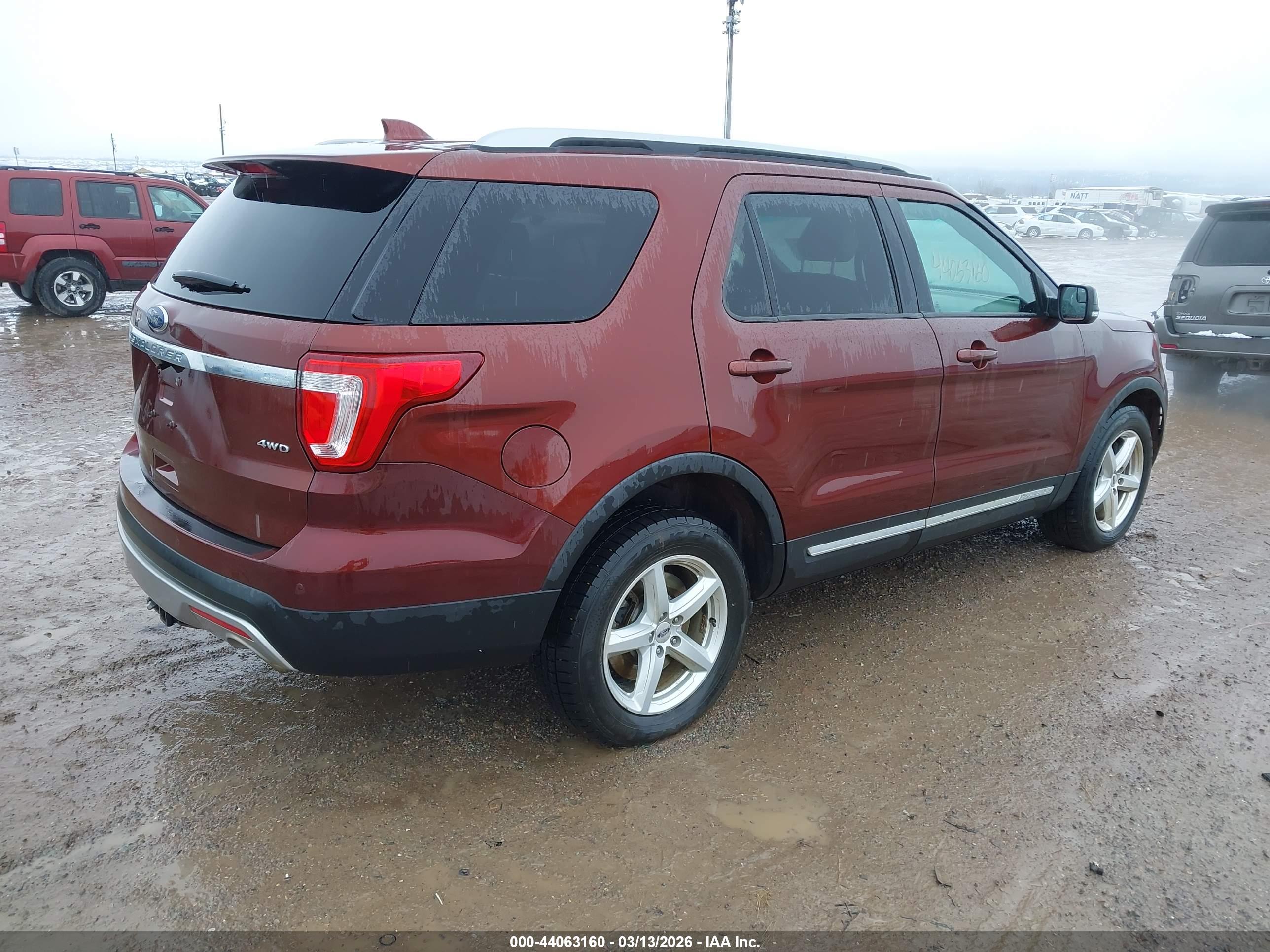 FORD EXPLORER image 4