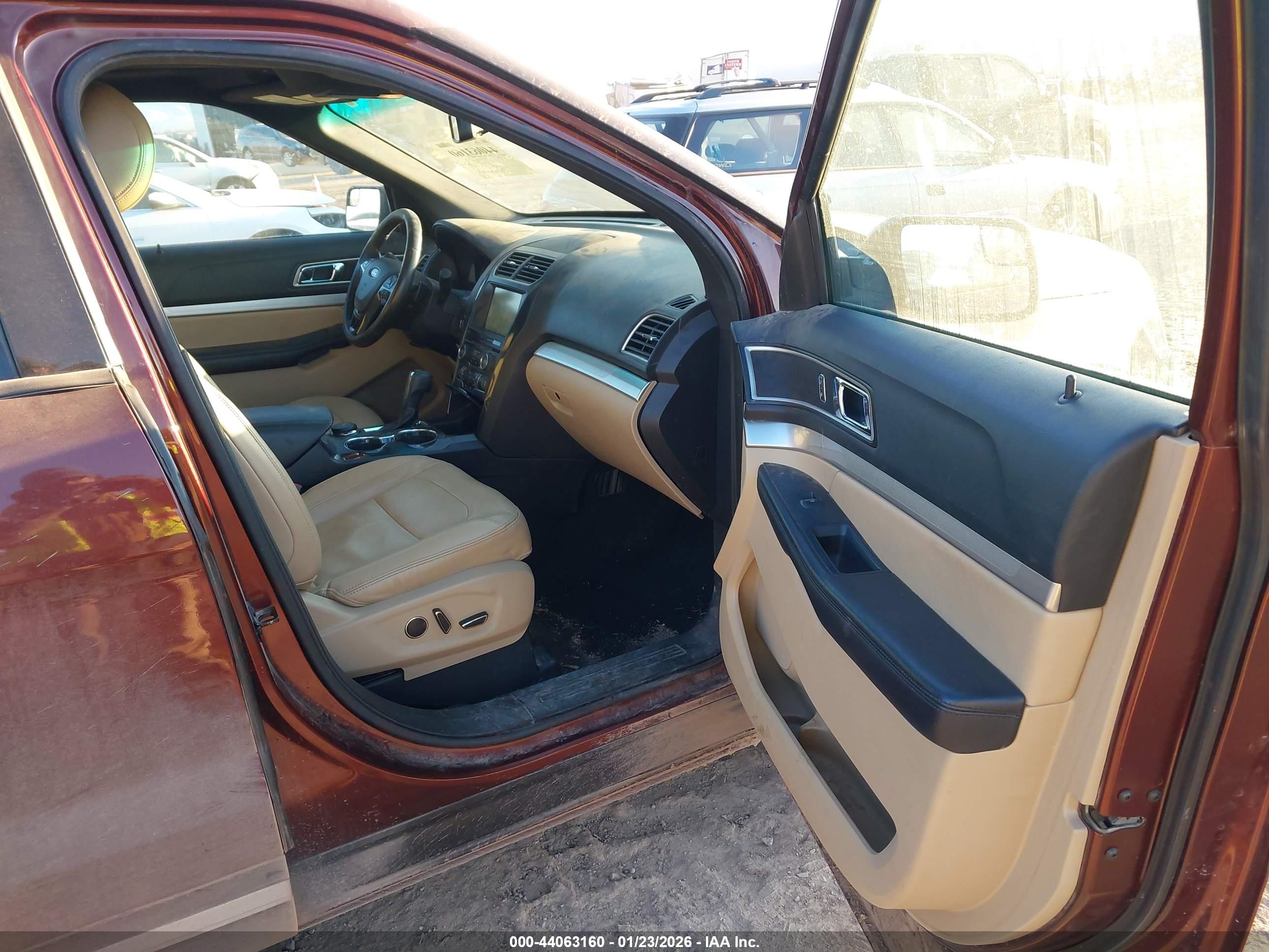 FORD EXPLORER image 5