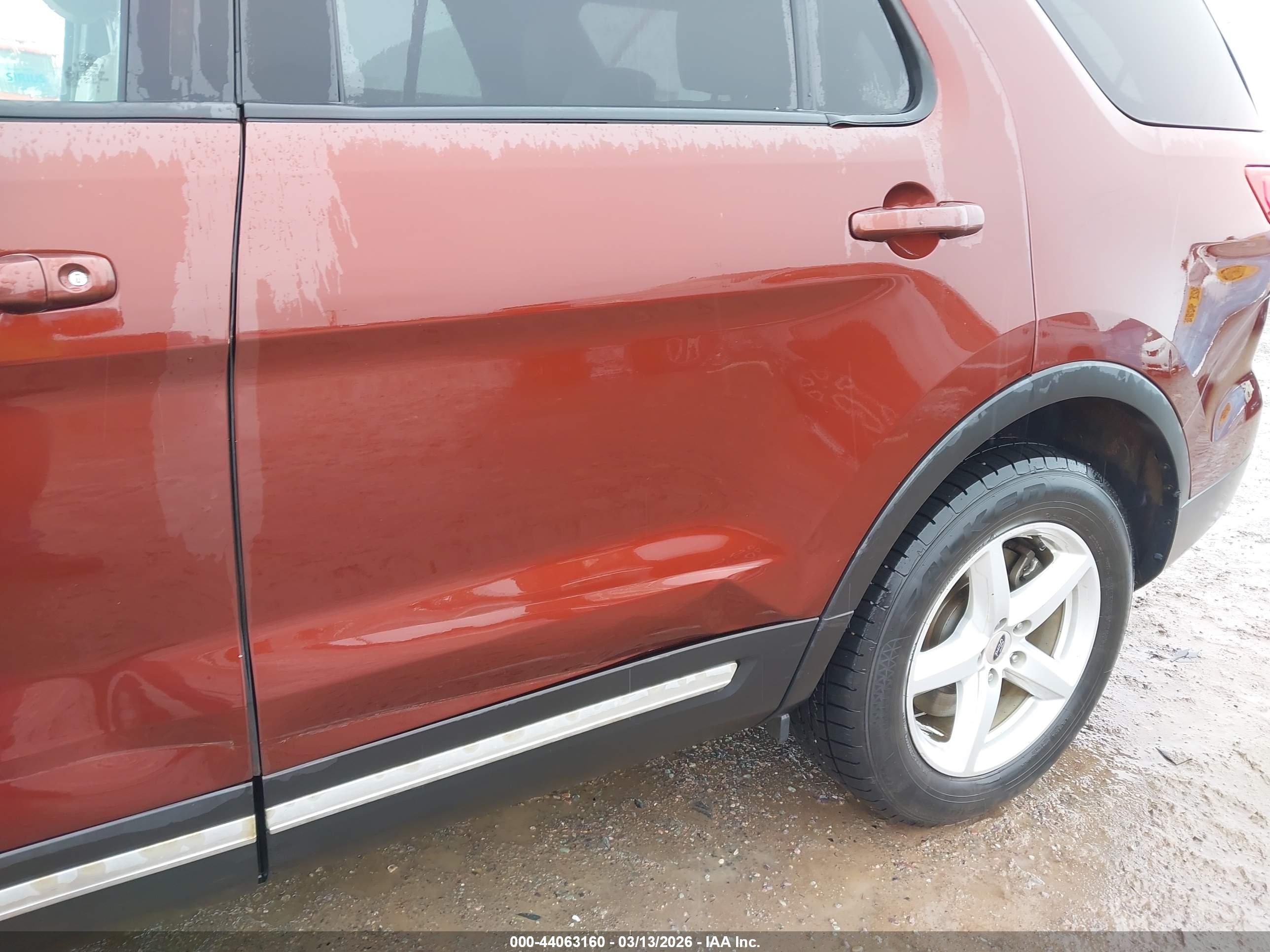 FORD EXPLORER image 6