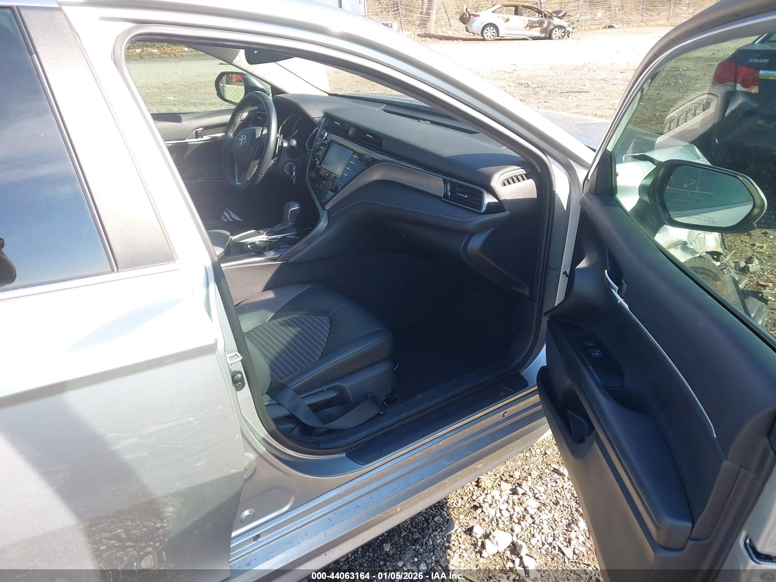 TOYOTA CAMRY image 5