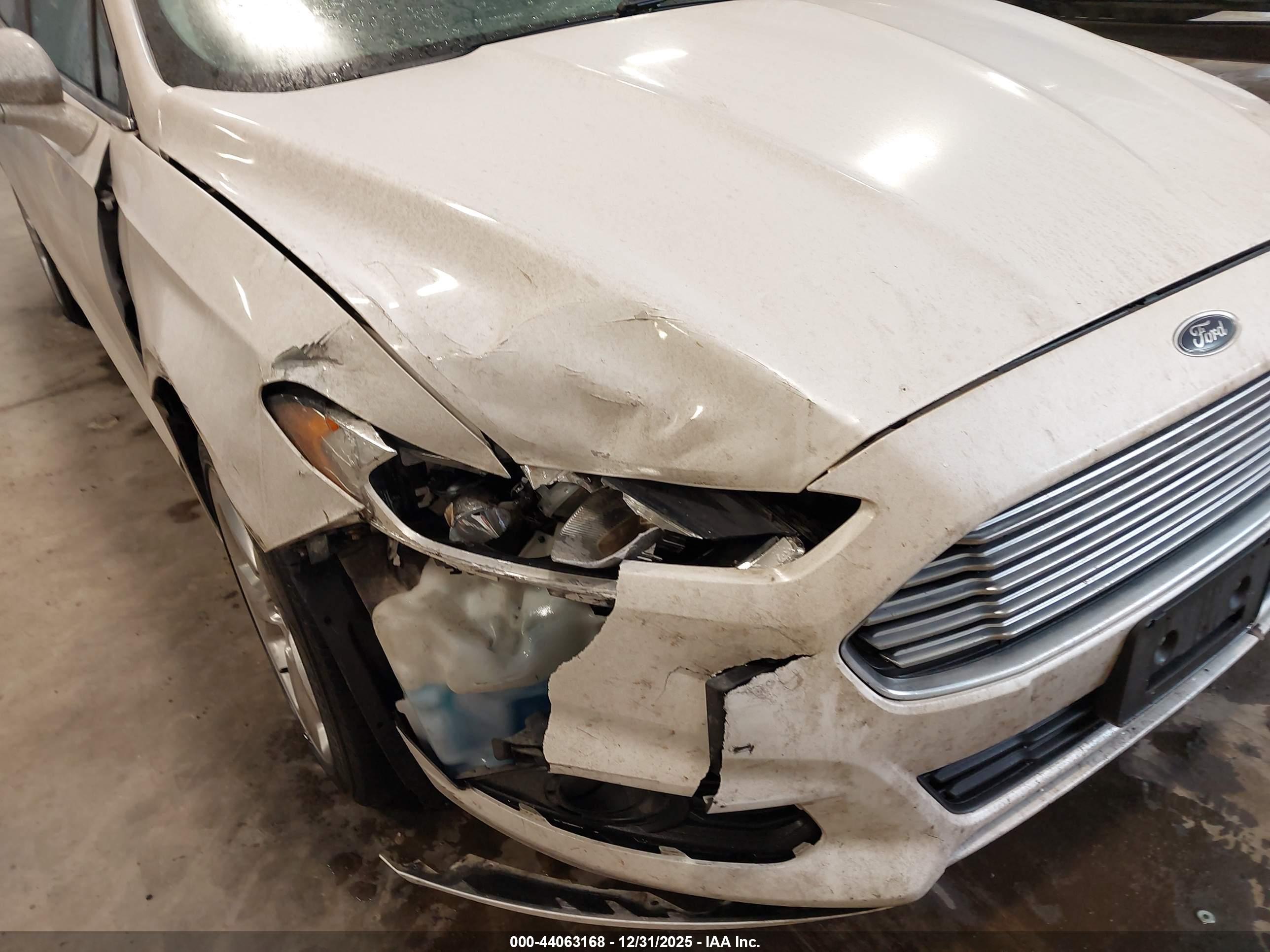 FORD FUSION image 6