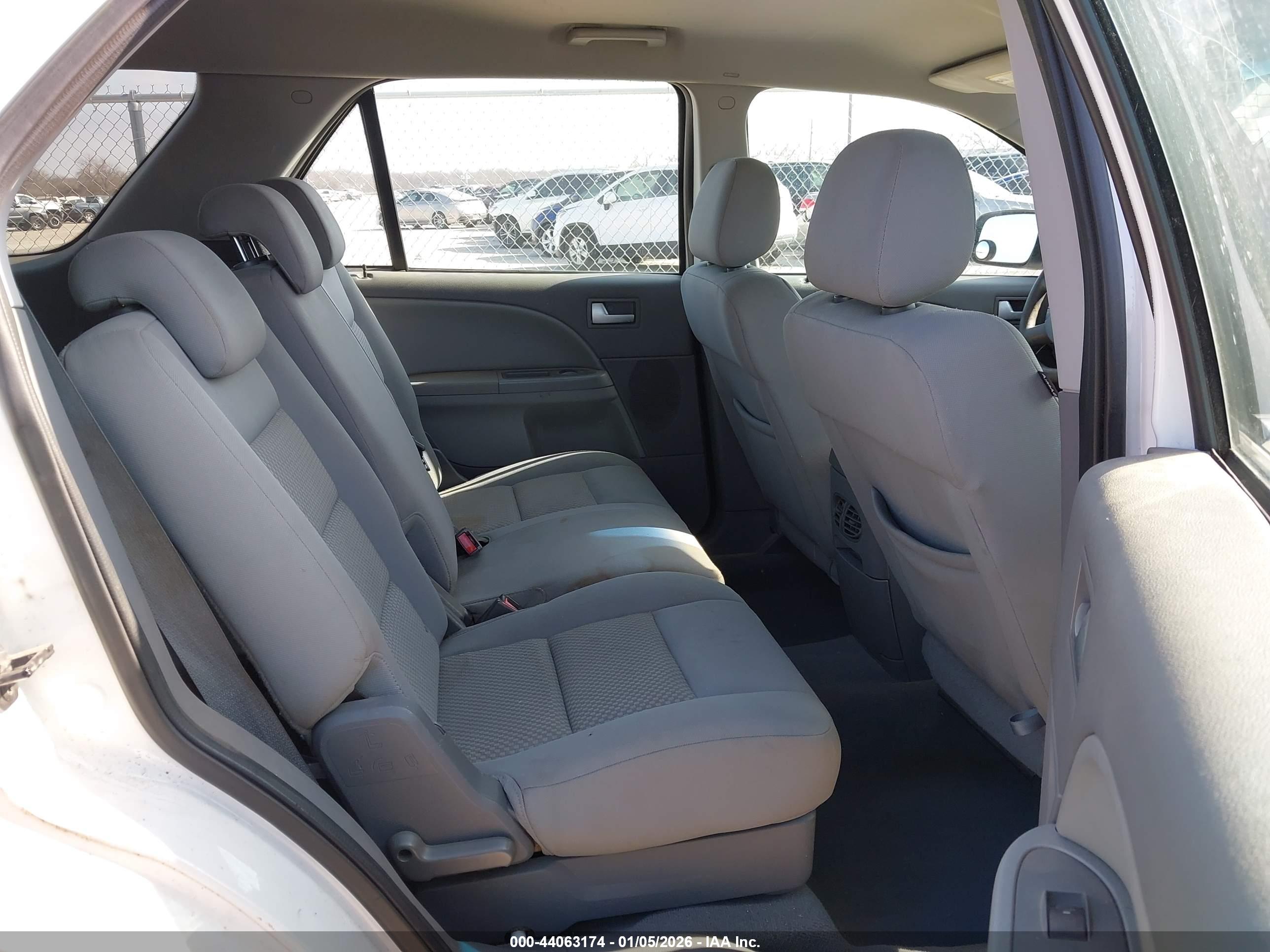 FORD FREESTYLE image 8