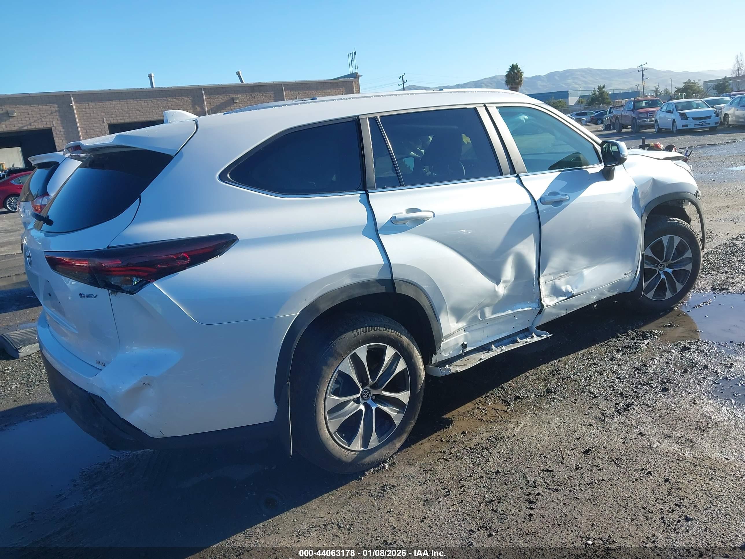TOYOTA HIGHLANDER image 4