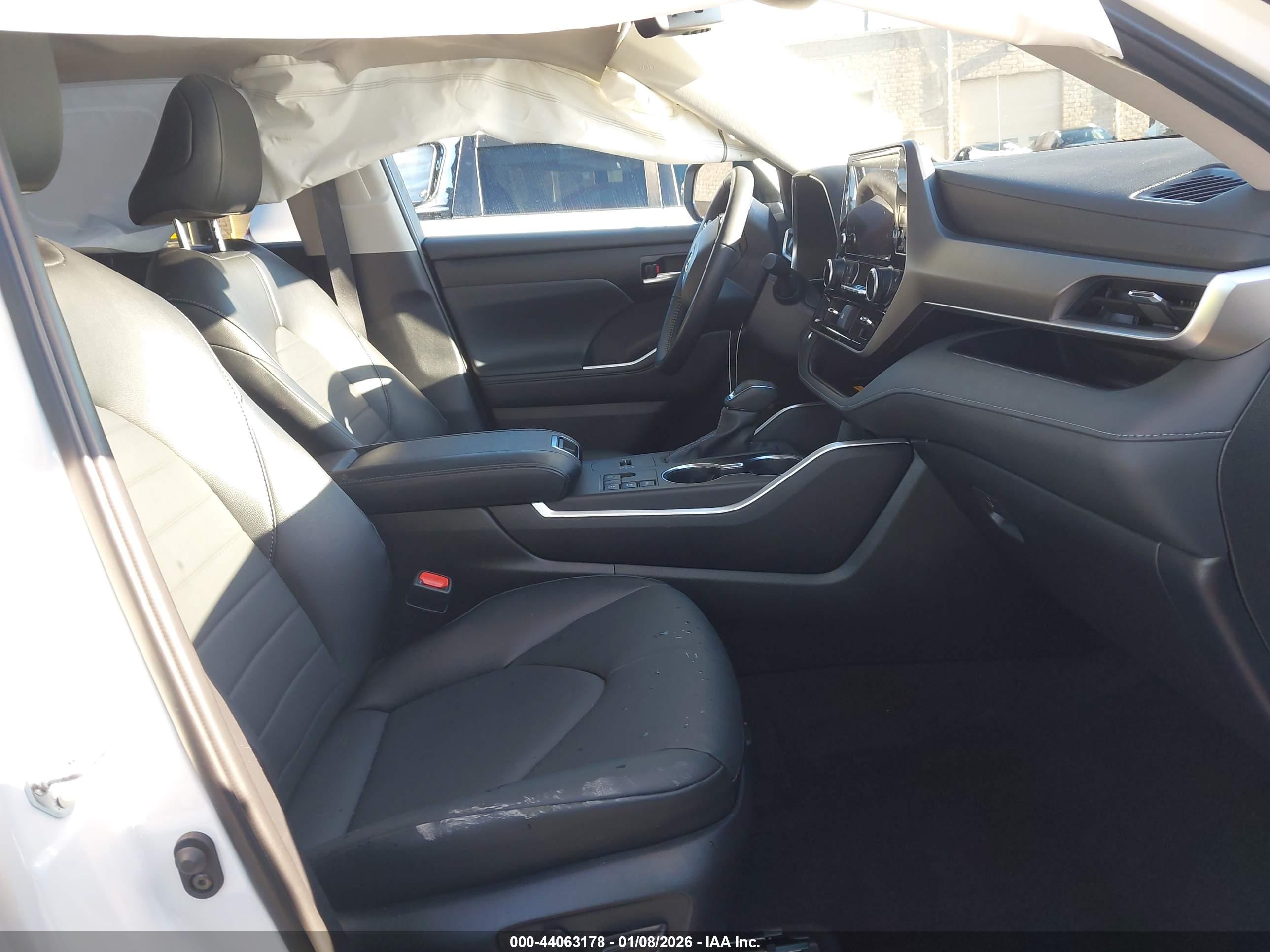 TOYOTA HIGHLANDER image 5