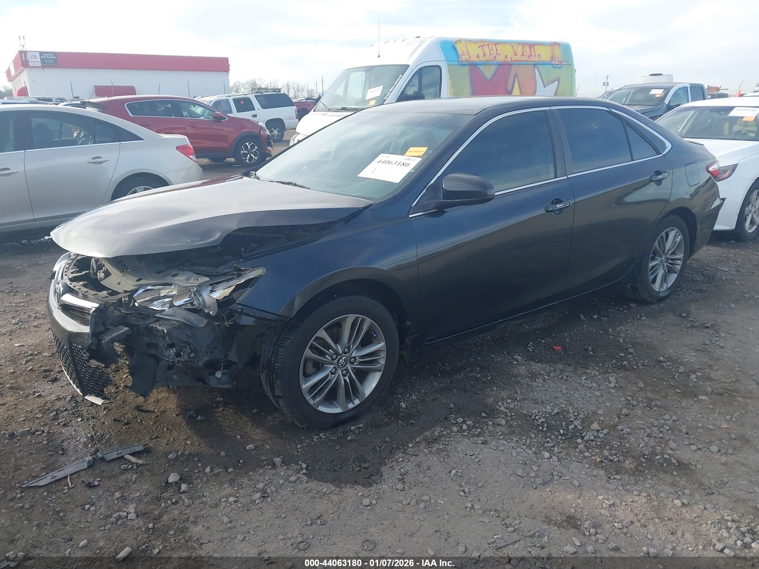 TOYOTA CAMRY image 2