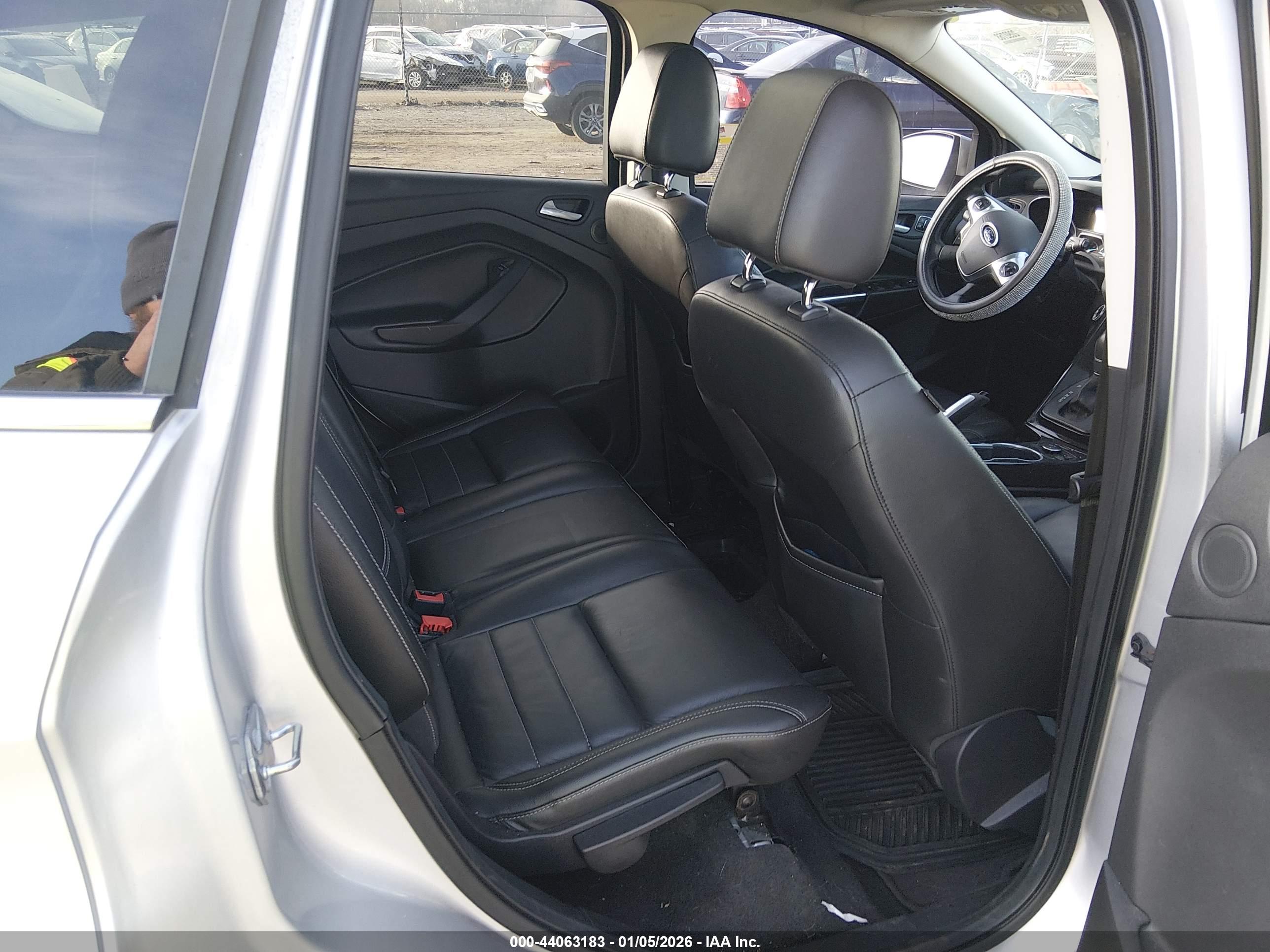 FORD ESCAPE image 8