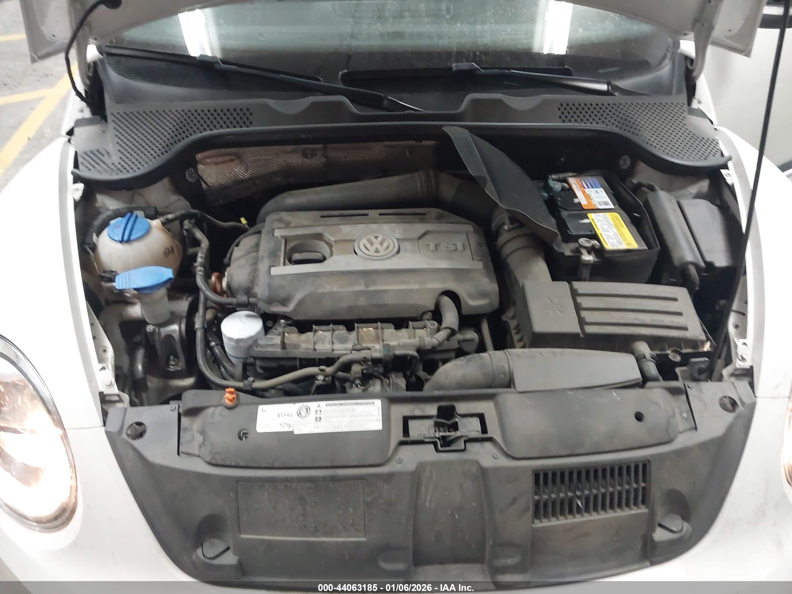 VOLKSWAGEN BEETLE image 10