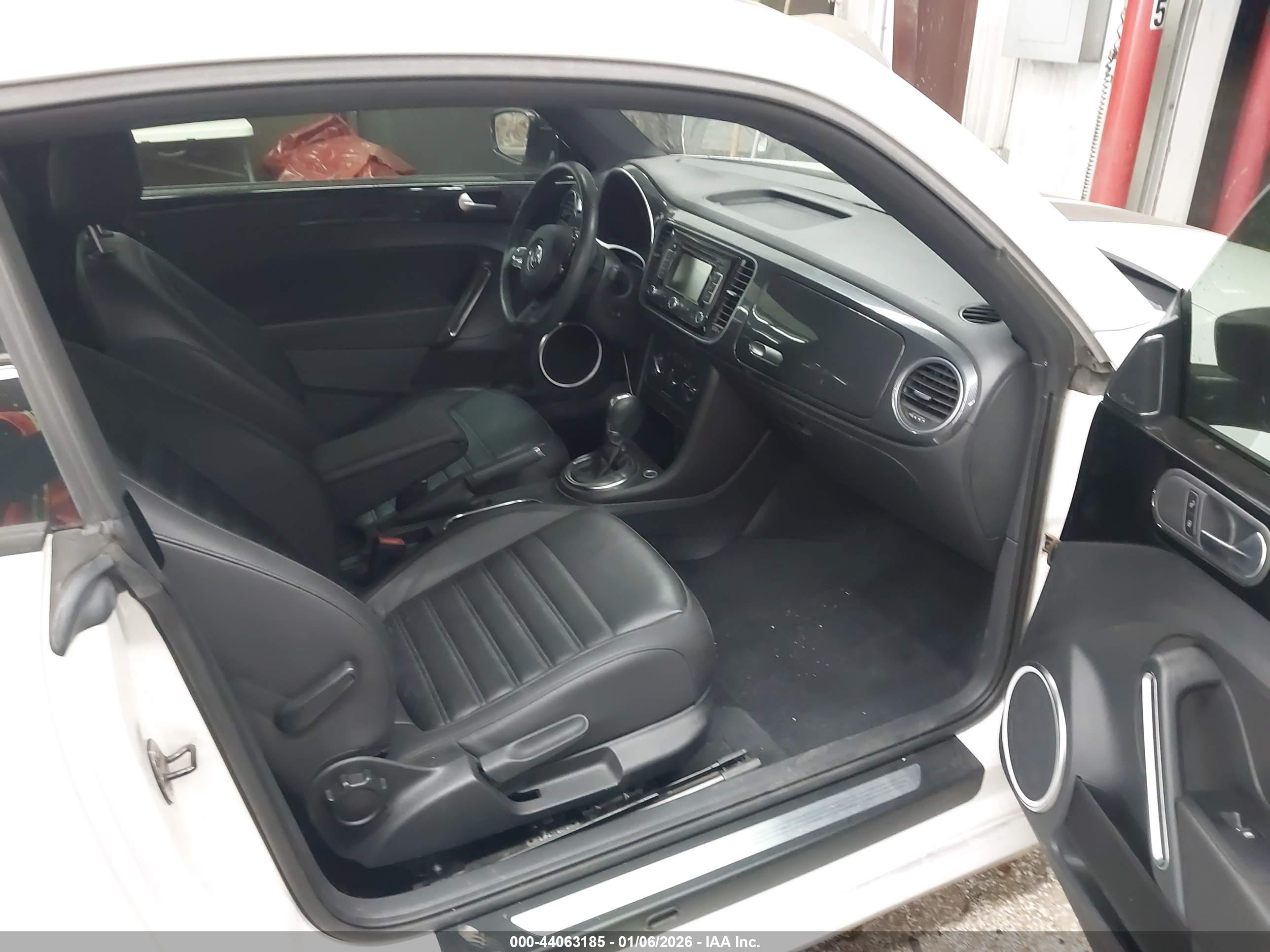 VOLKSWAGEN BEETLE image 5
