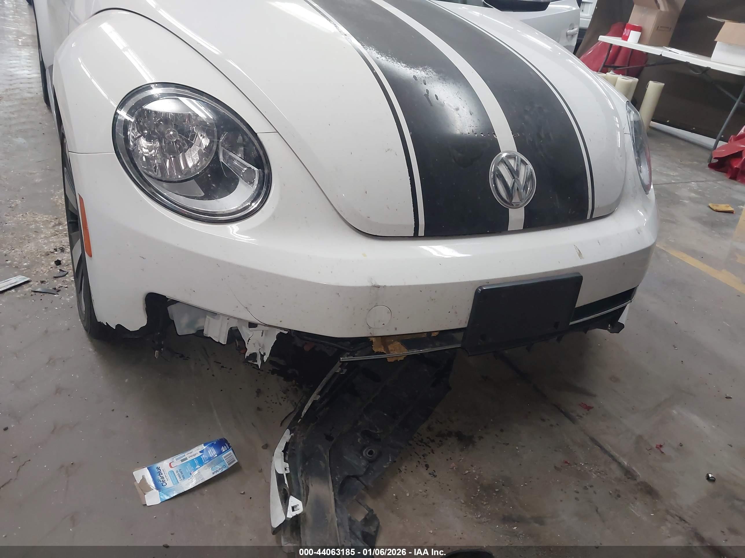 VOLKSWAGEN BEETLE image 6