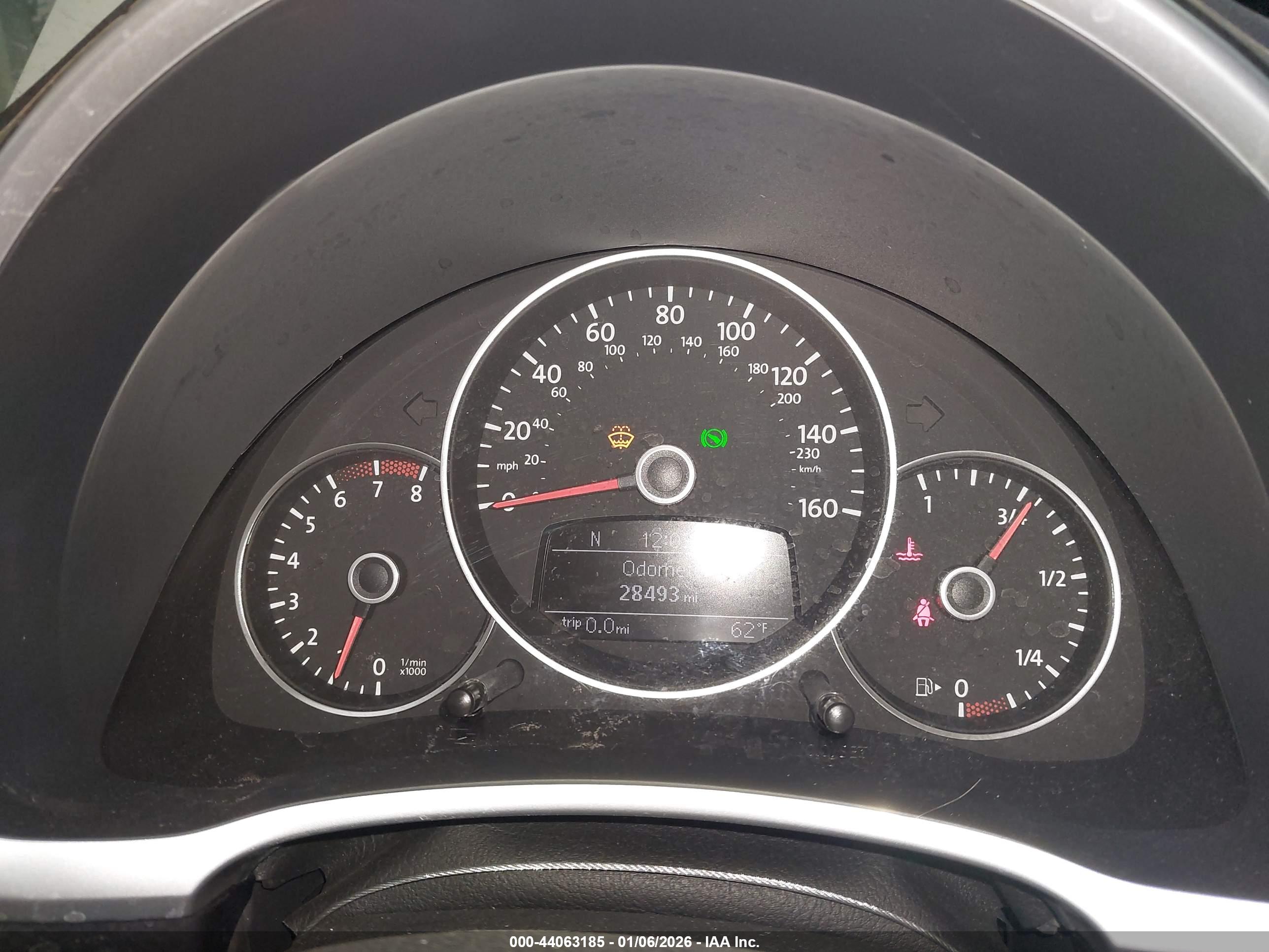 VOLKSWAGEN BEETLE image 7