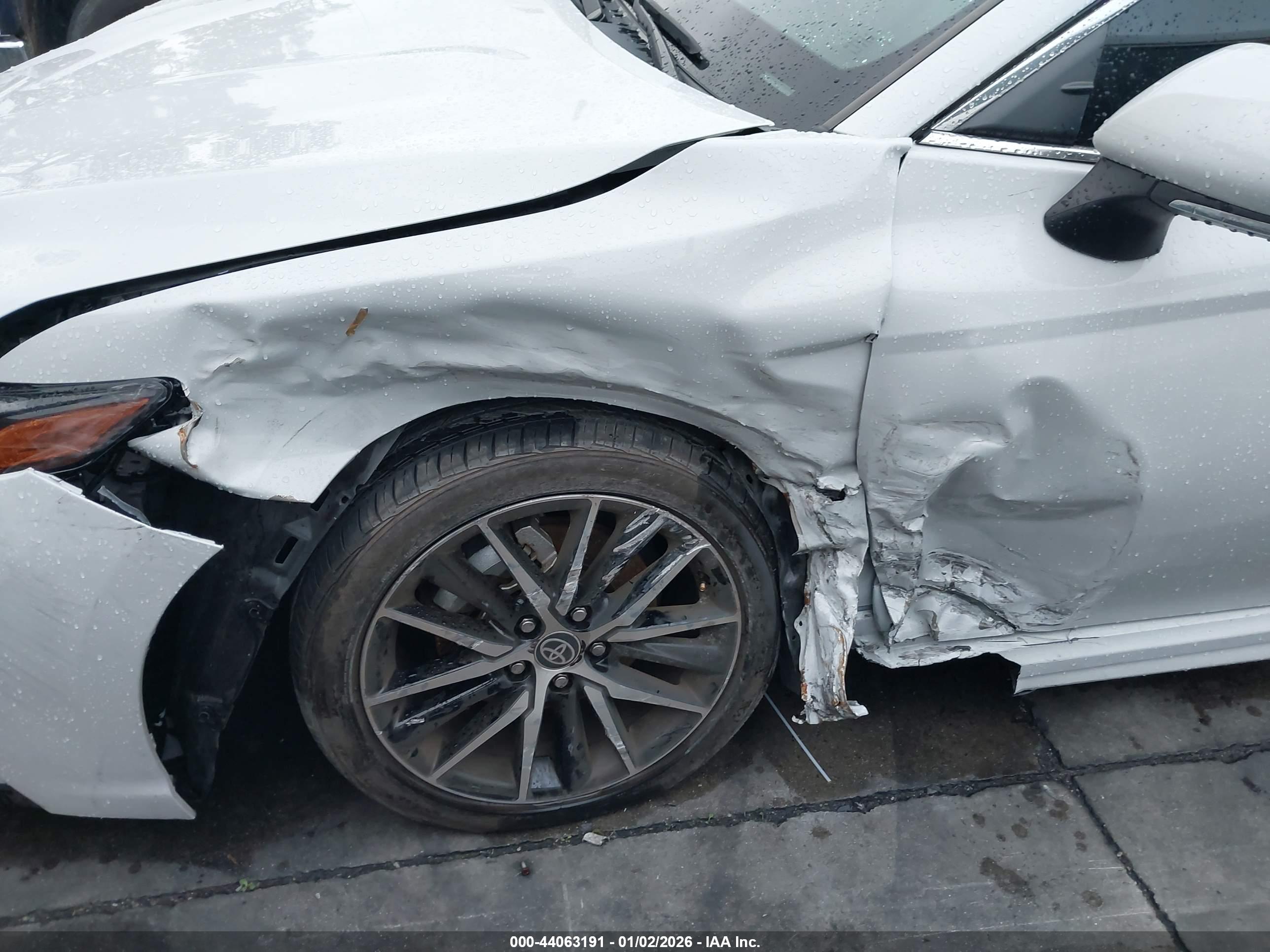 TOYOTA CAMRY image 6