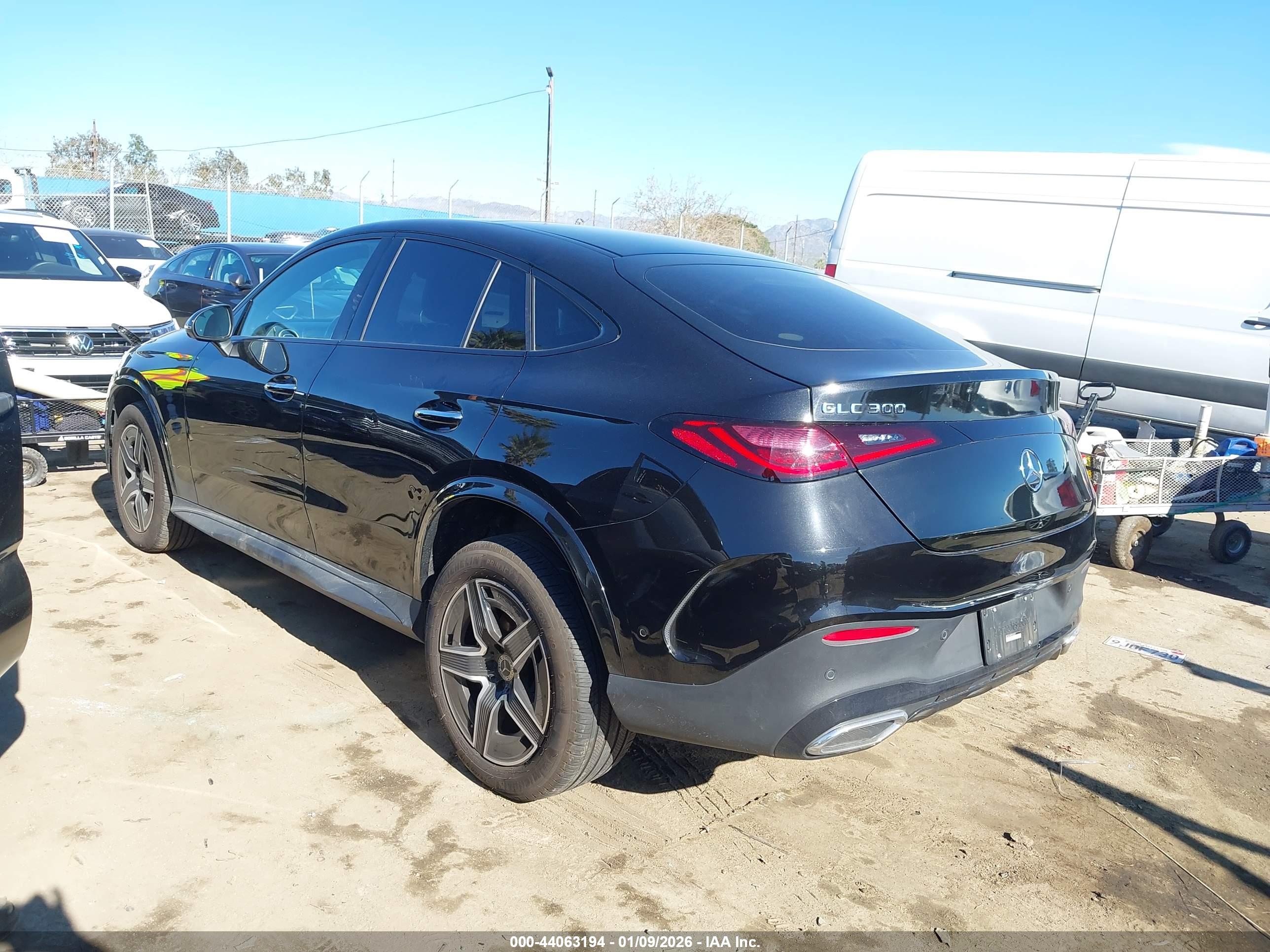 MERCEDES-BENZ GLC image 3