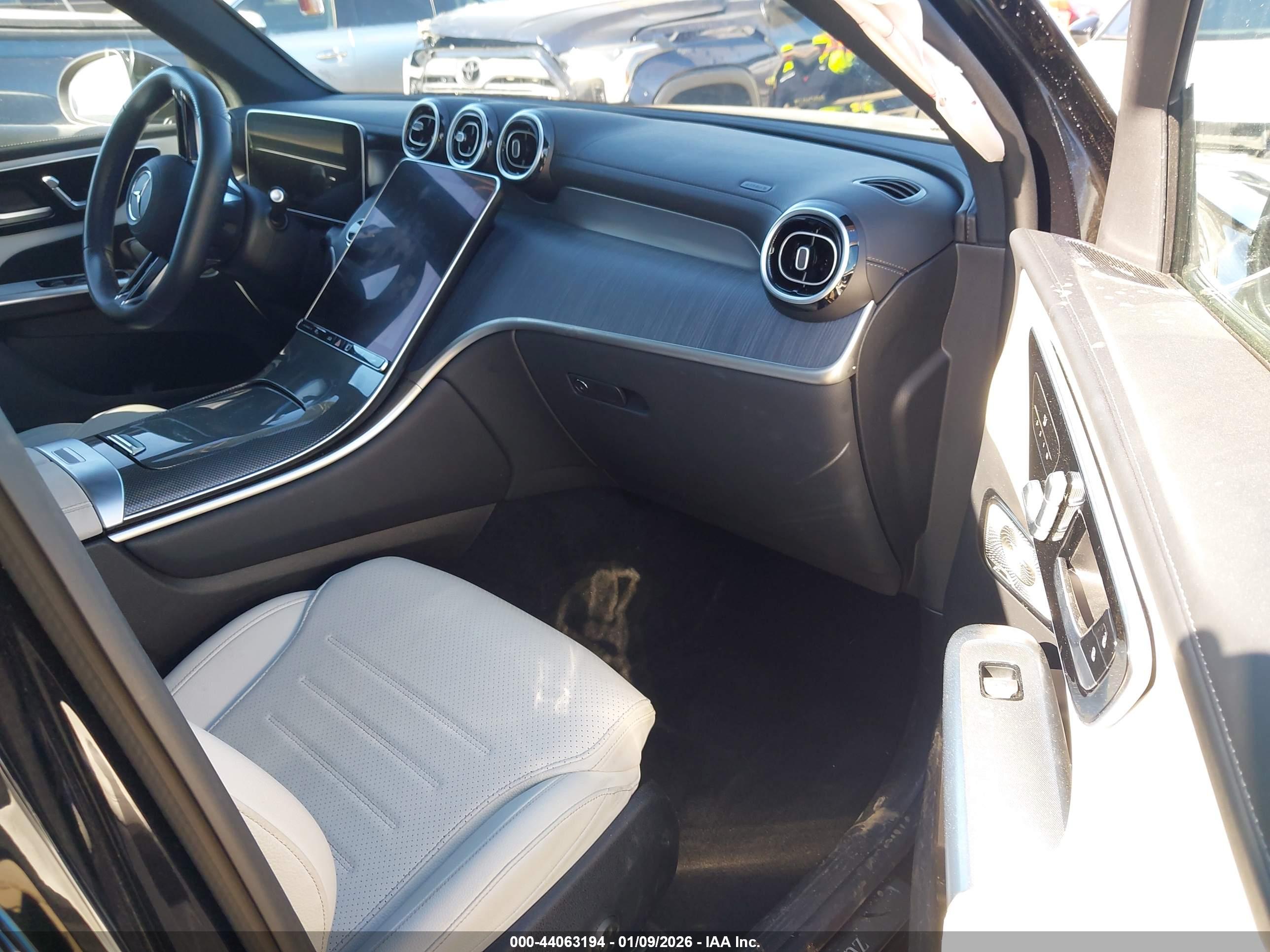 MERCEDES-BENZ GLC image 5