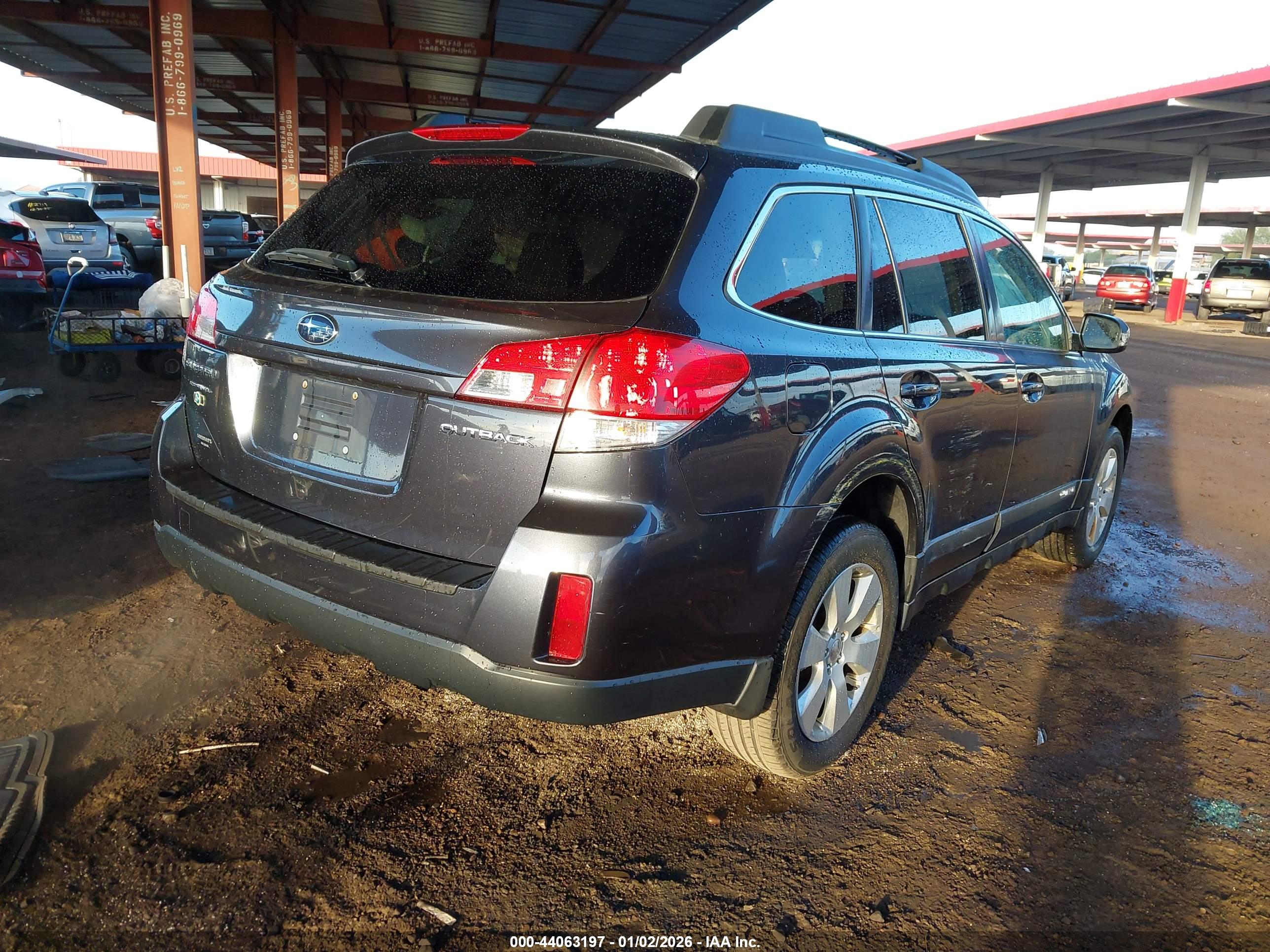 SUBARU OUTBACK image 4