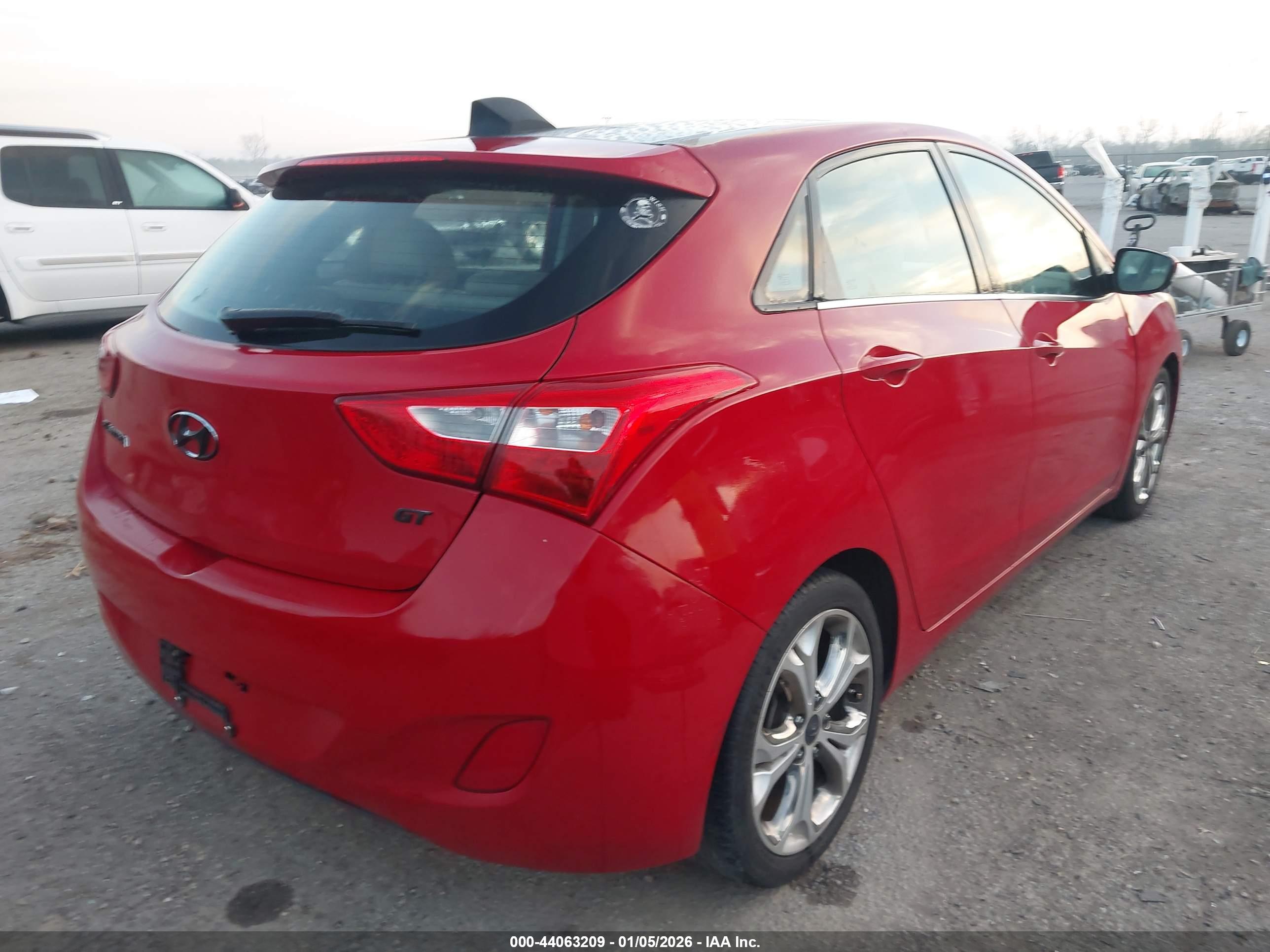 HYUNDAI ELANTRA image 4