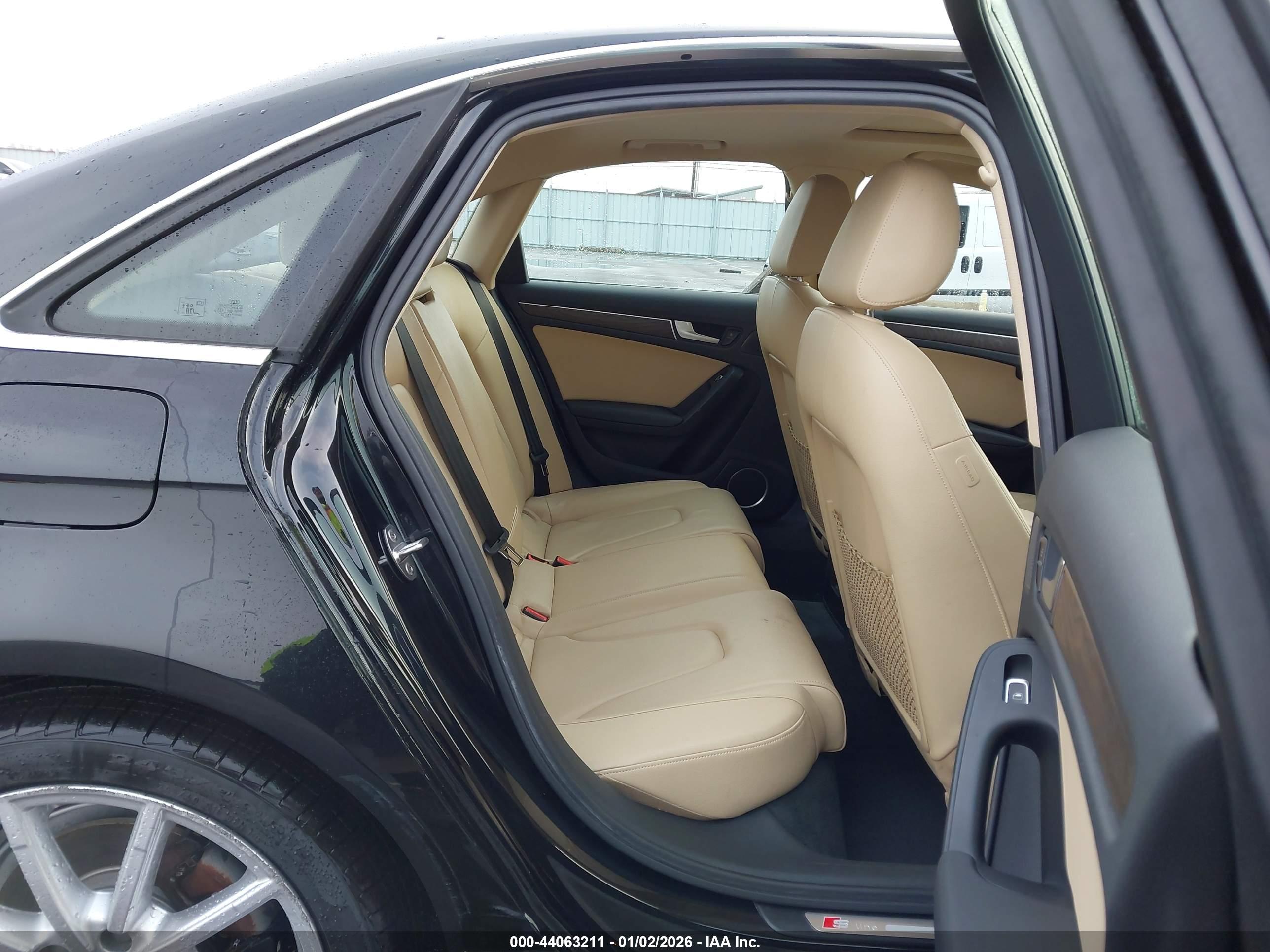 AUDI A4 image 8