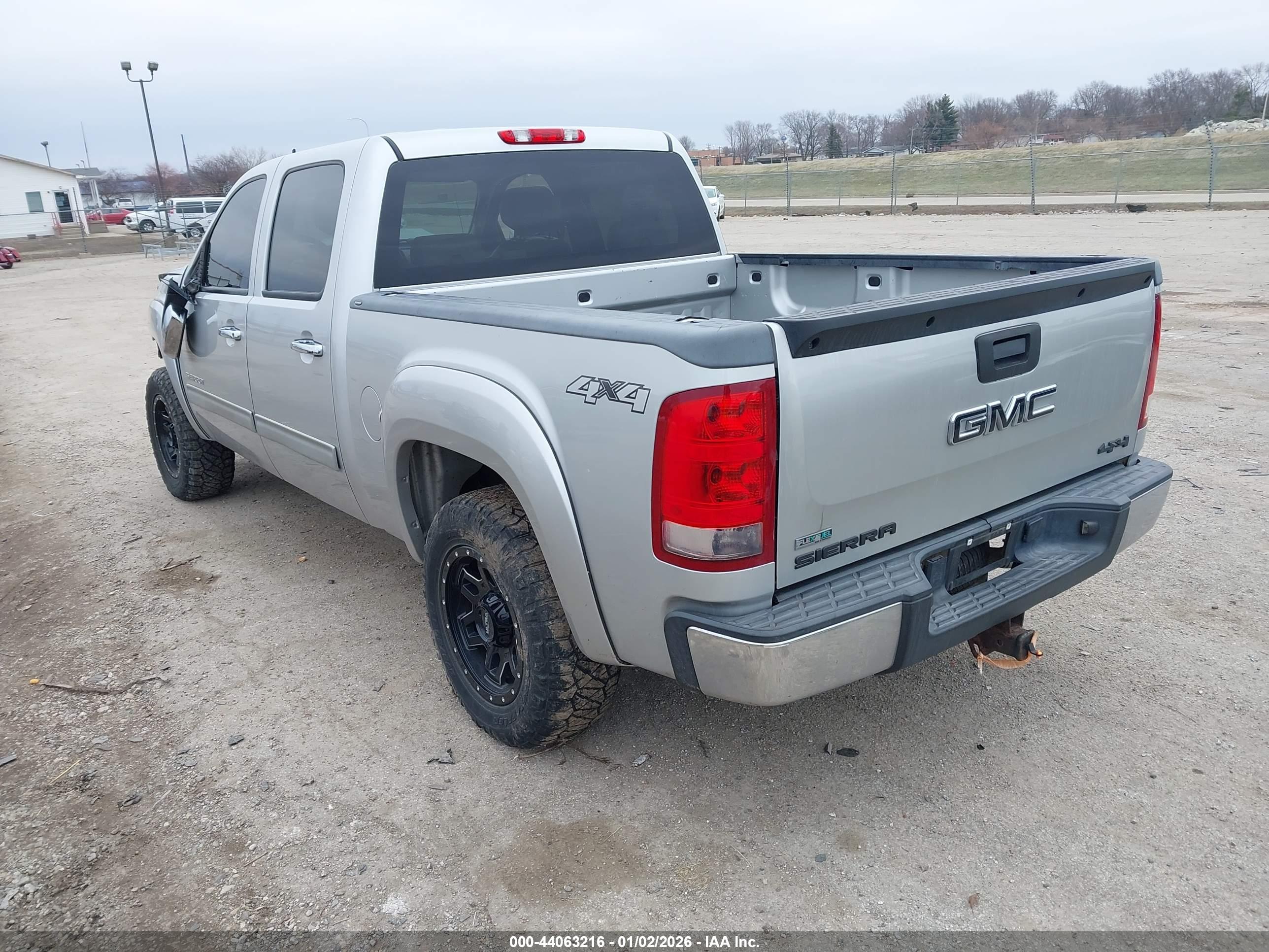 GMC SIERRA image 3