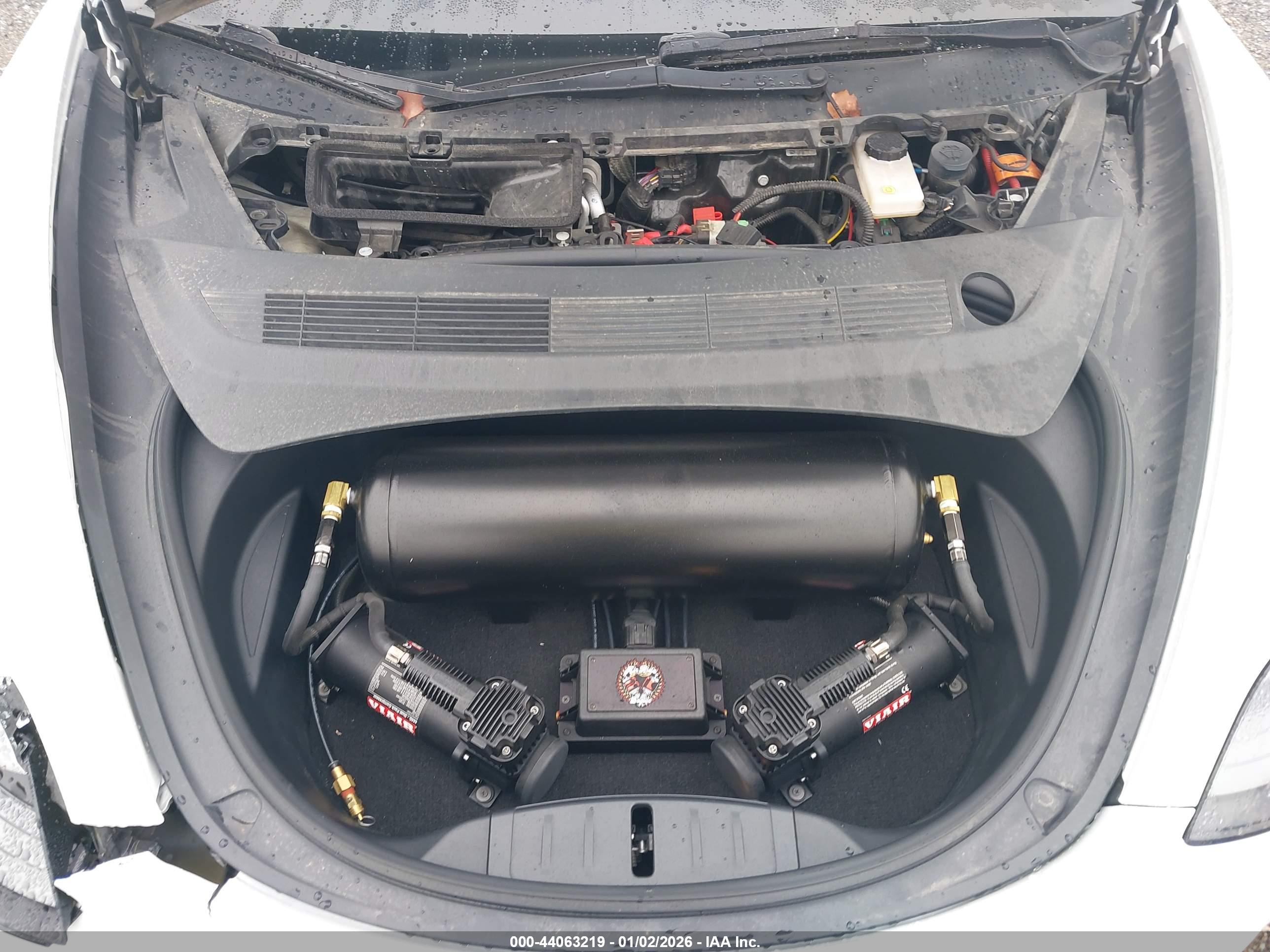 TESLA MODEL image 10