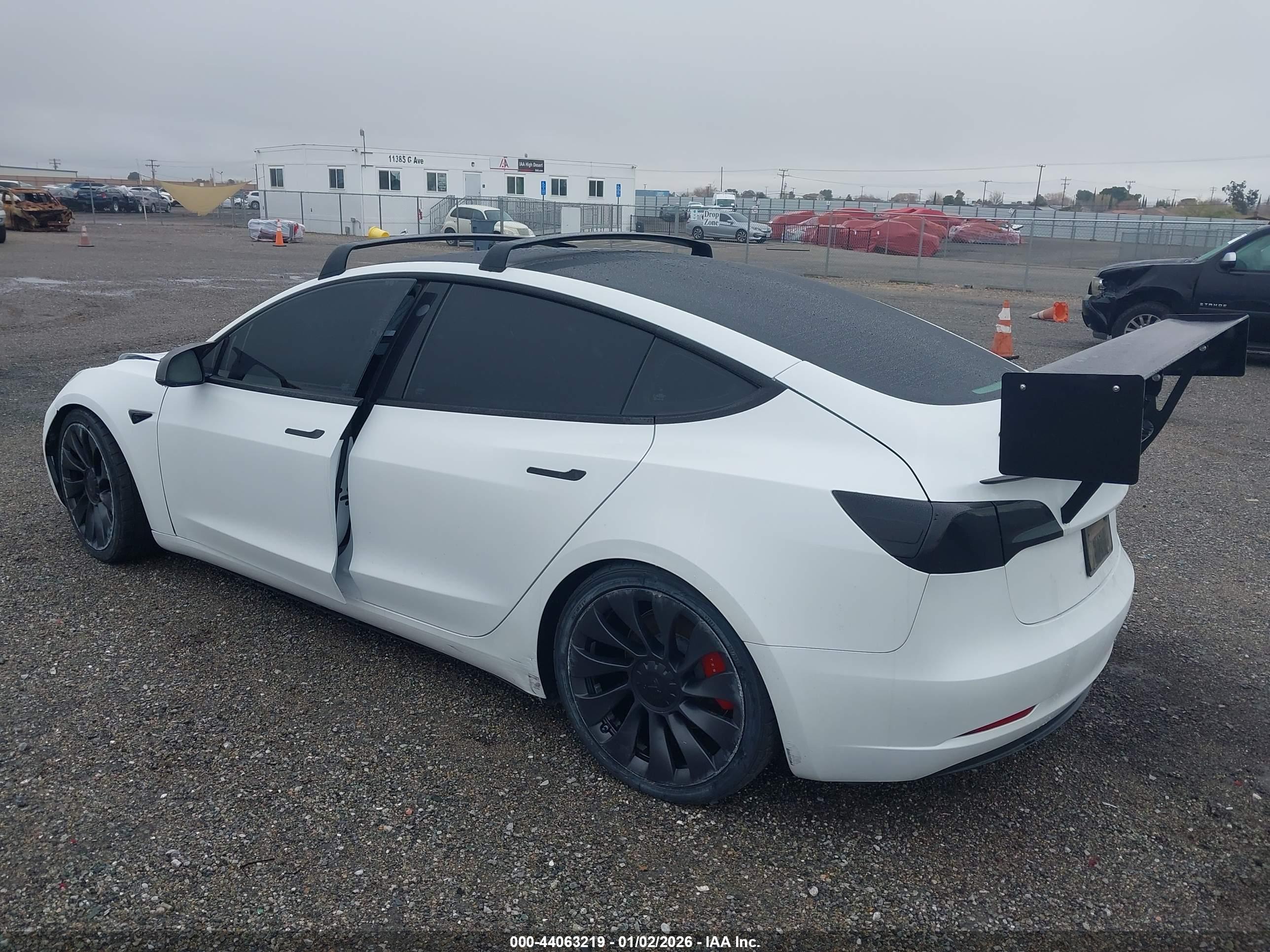 TESLA MODEL image 3