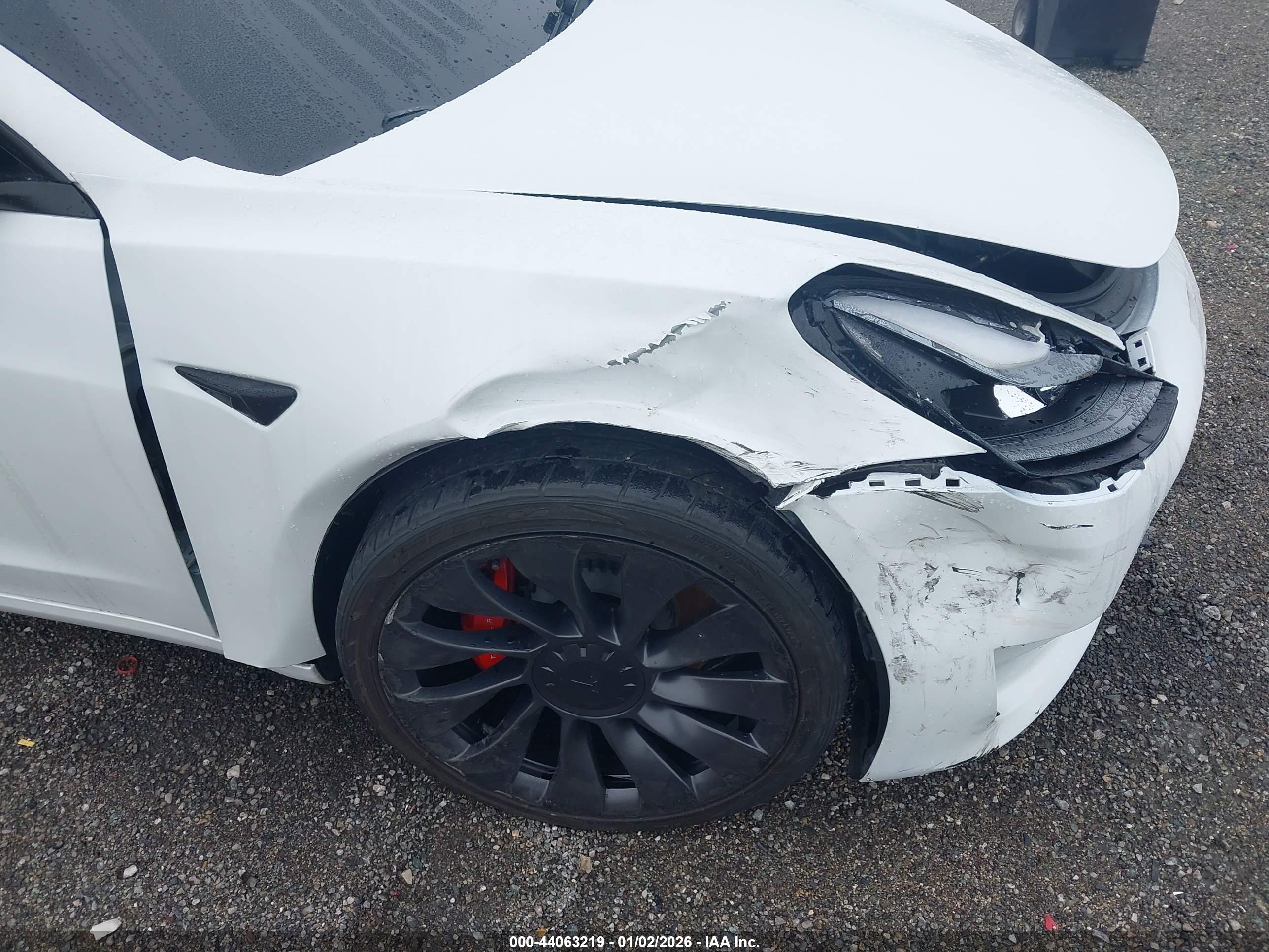 TESLA MODEL image 6