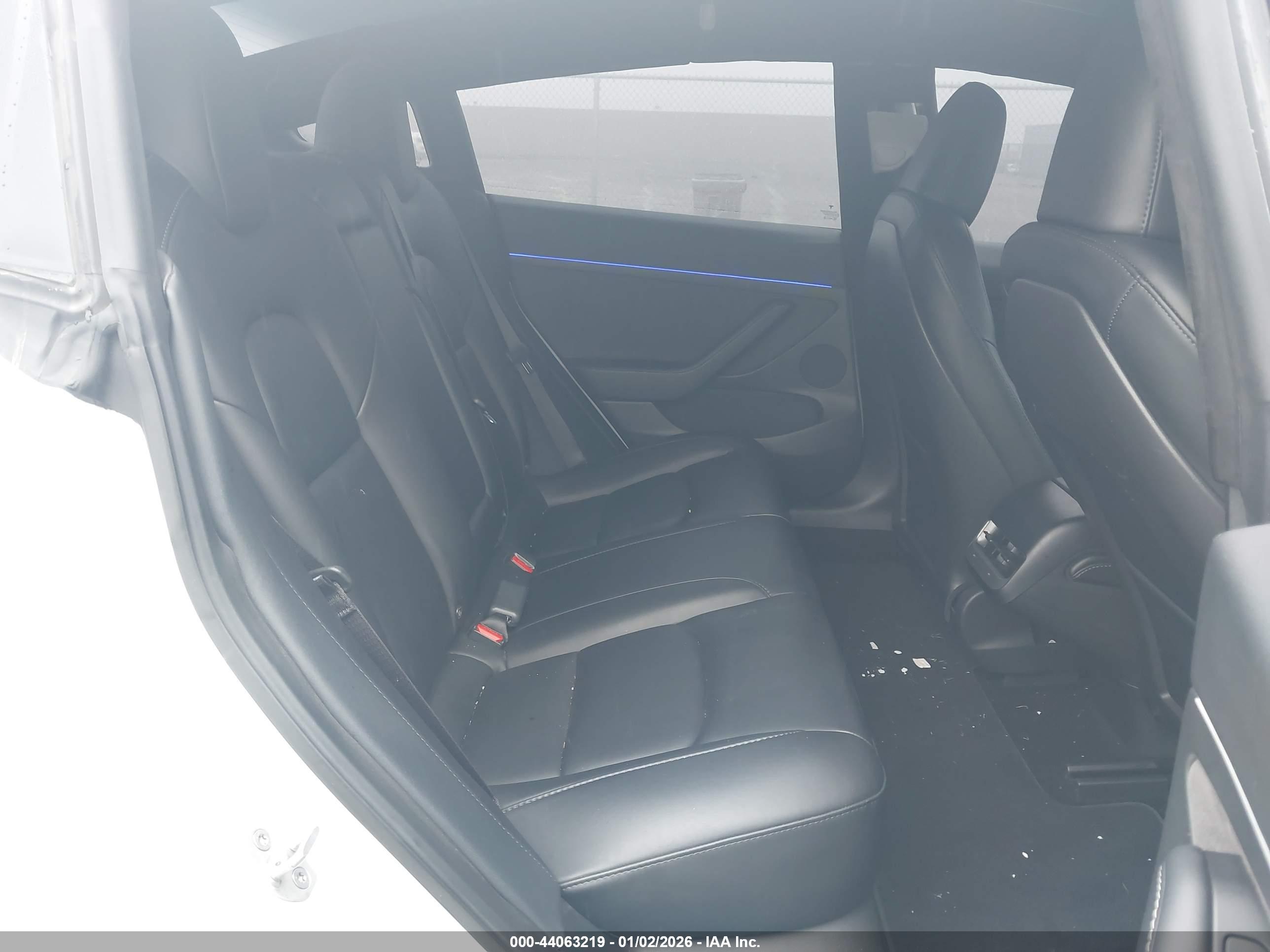 TESLA MODEL image 8