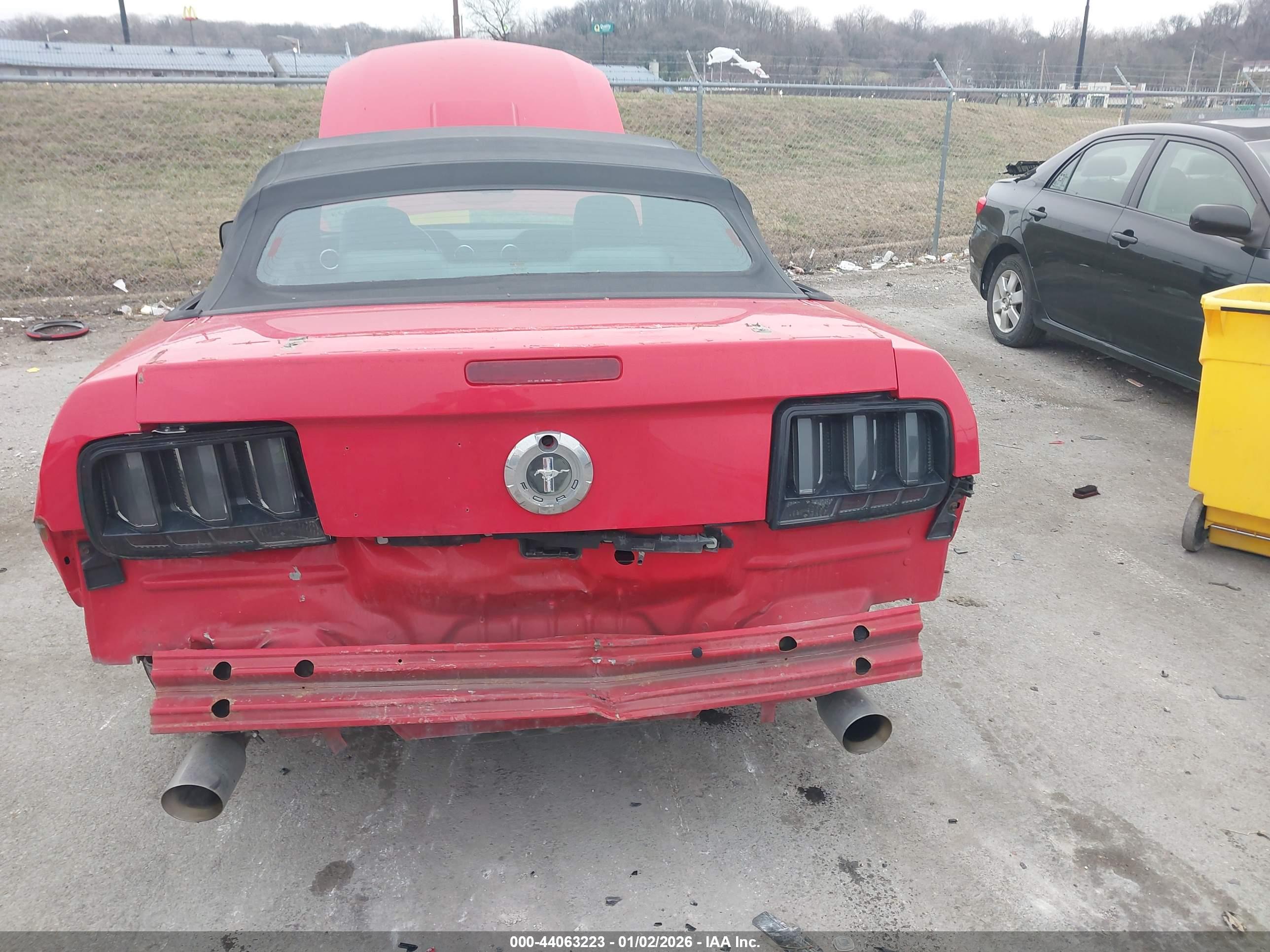 FORD MUSTANG image 6