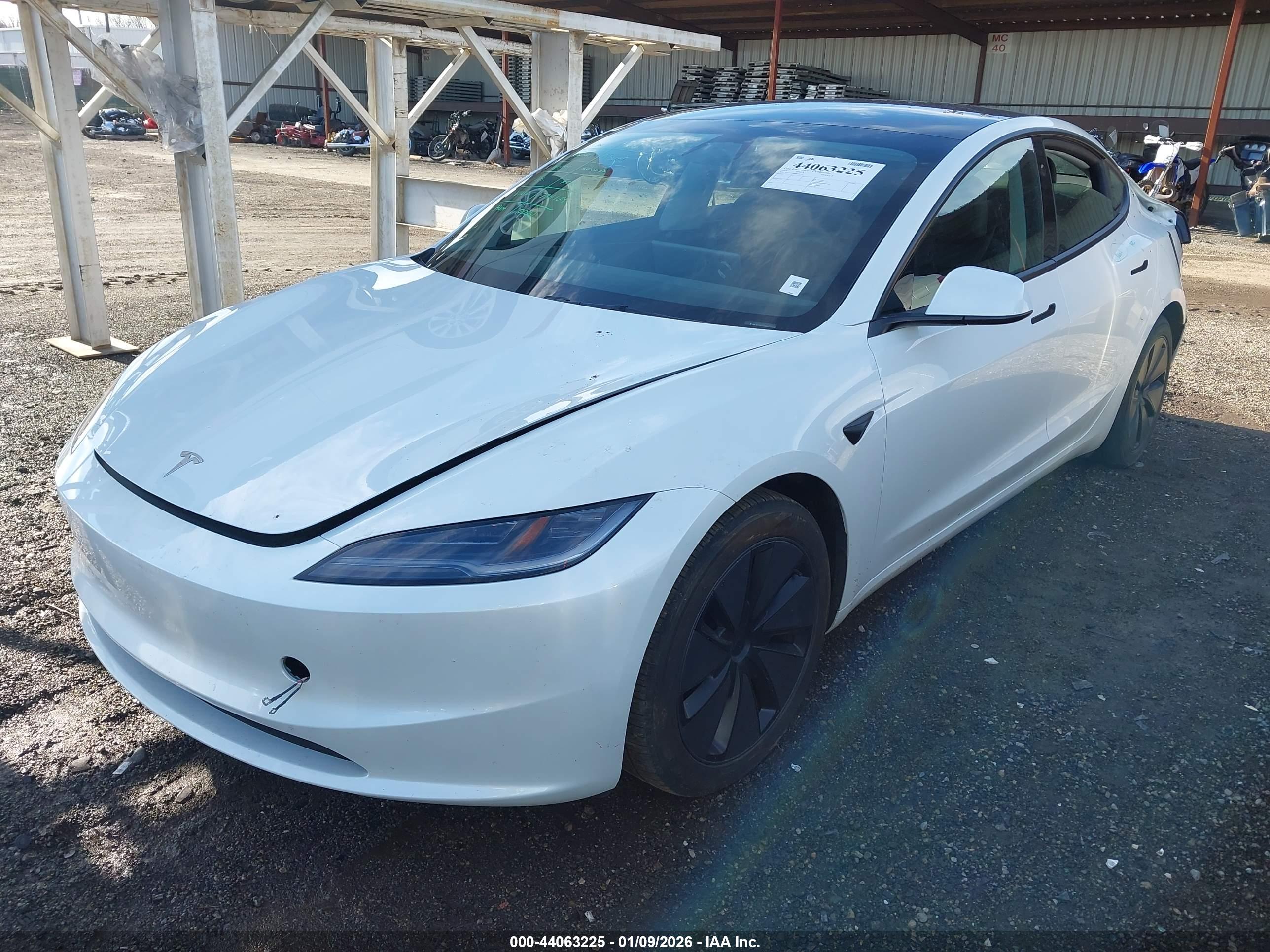 TESLA MODEL image 2