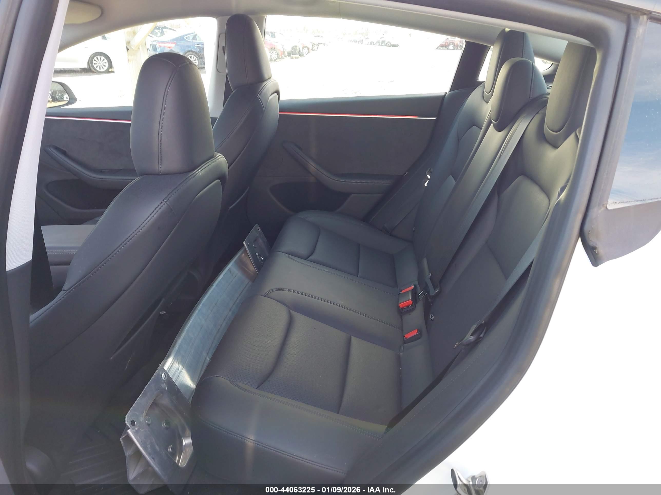 TESLA MODEL image 8