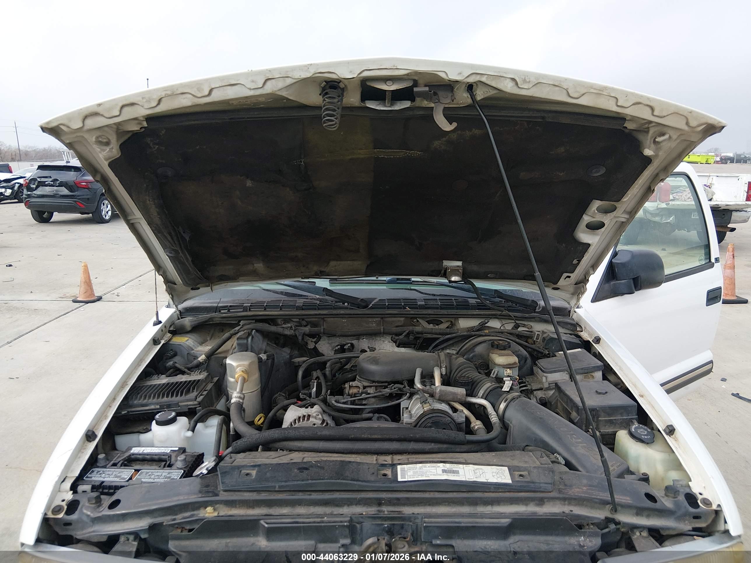 CHEVROLET BLAZER image 10