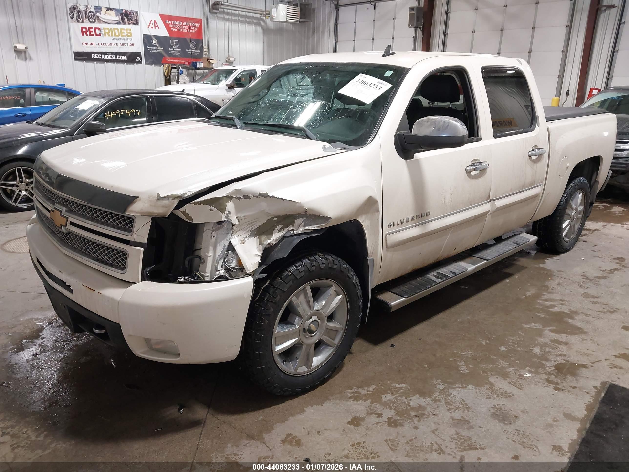 CHEVROLET SILVERADO image 2