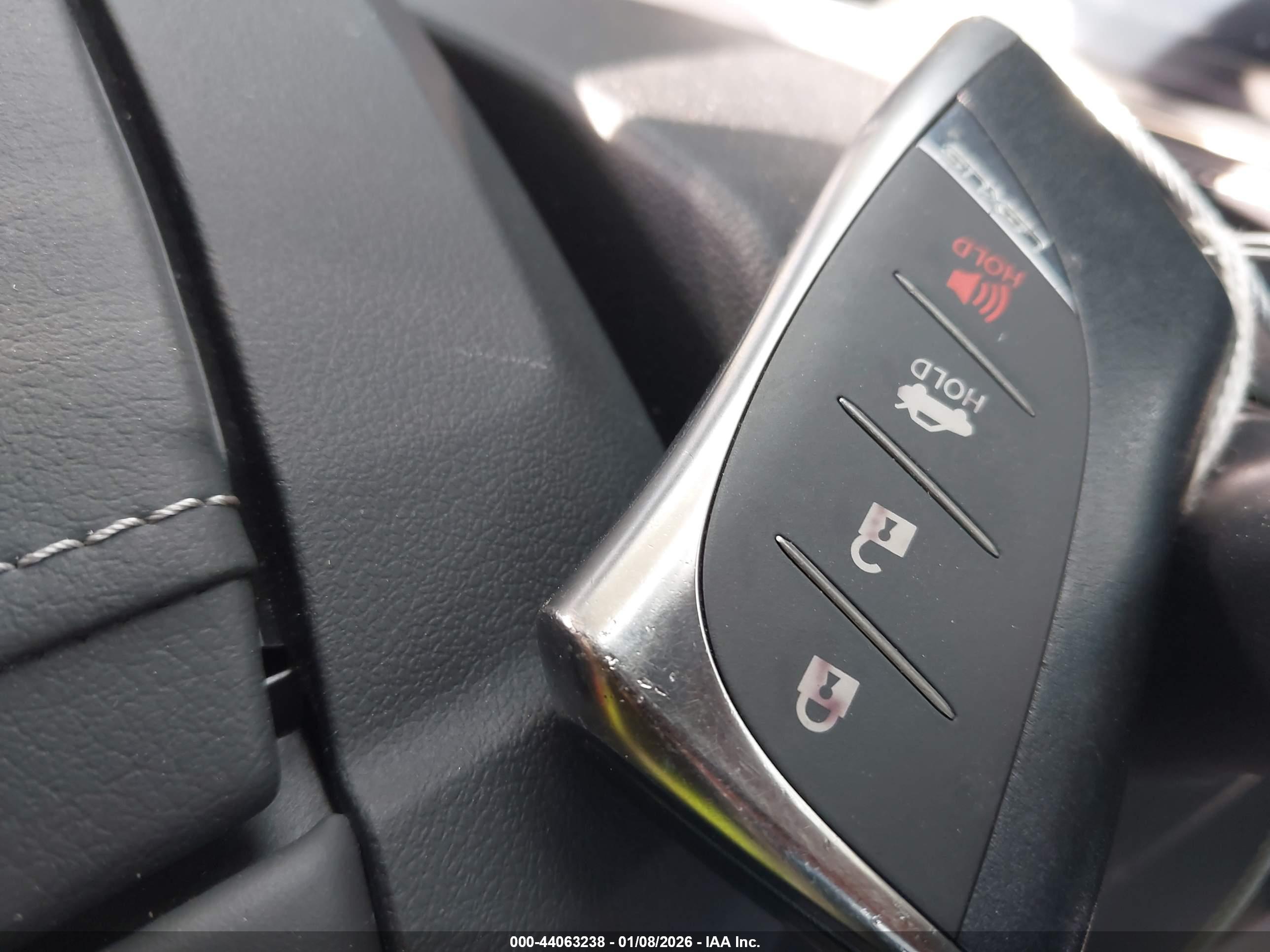 LEXUS LS image 11