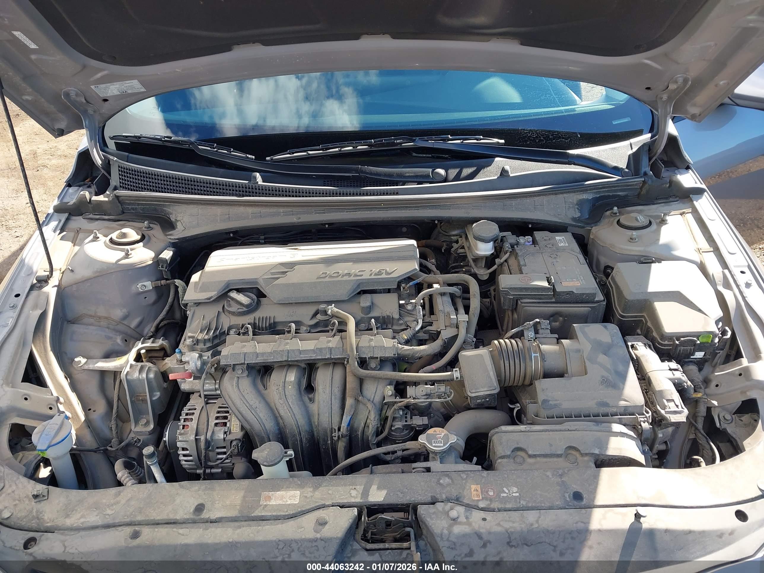 HYUNDAI ELANTRA image 10