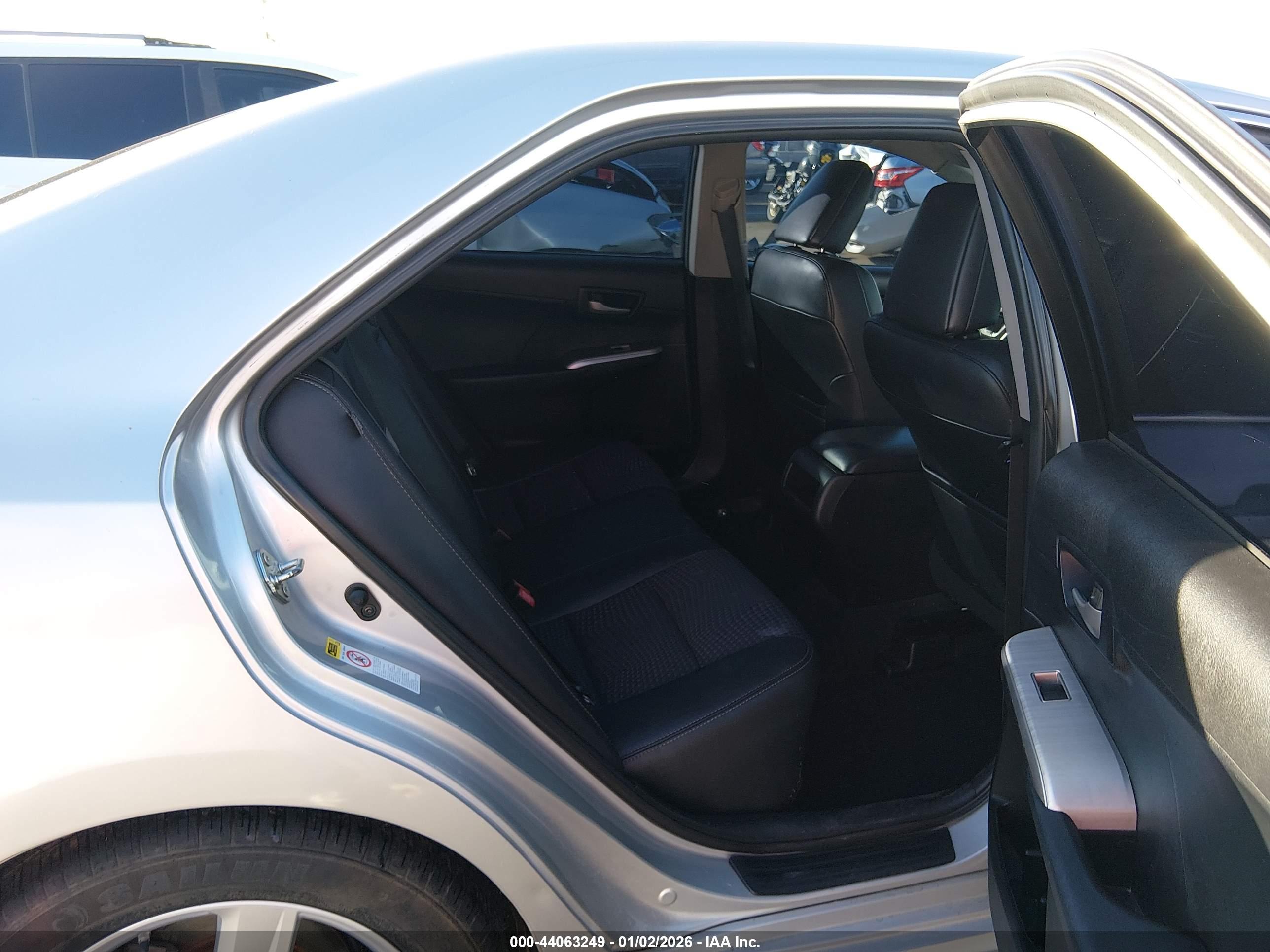 TOYOTA CAMRY image 8