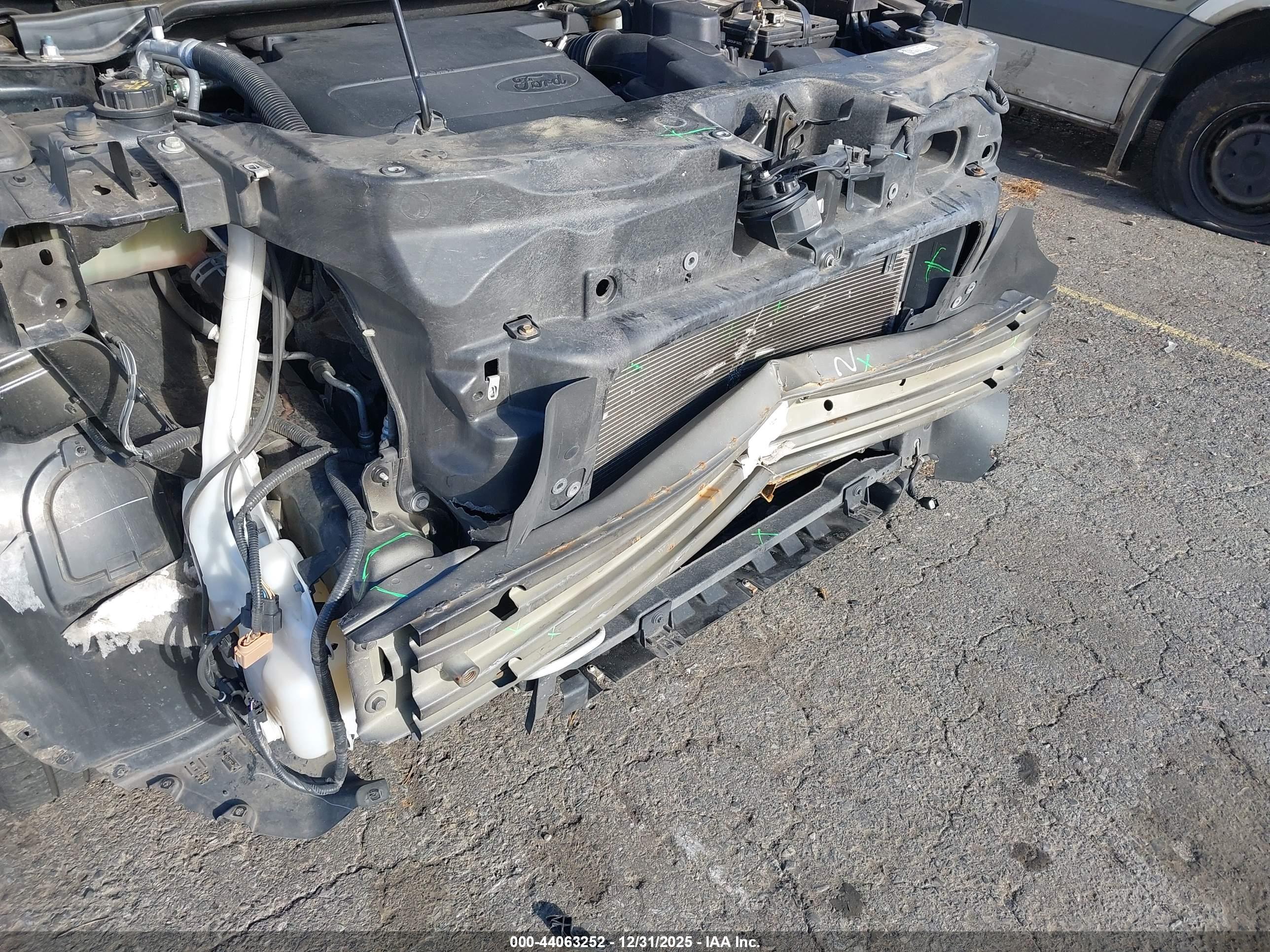 FORD EXPLORER image 6
