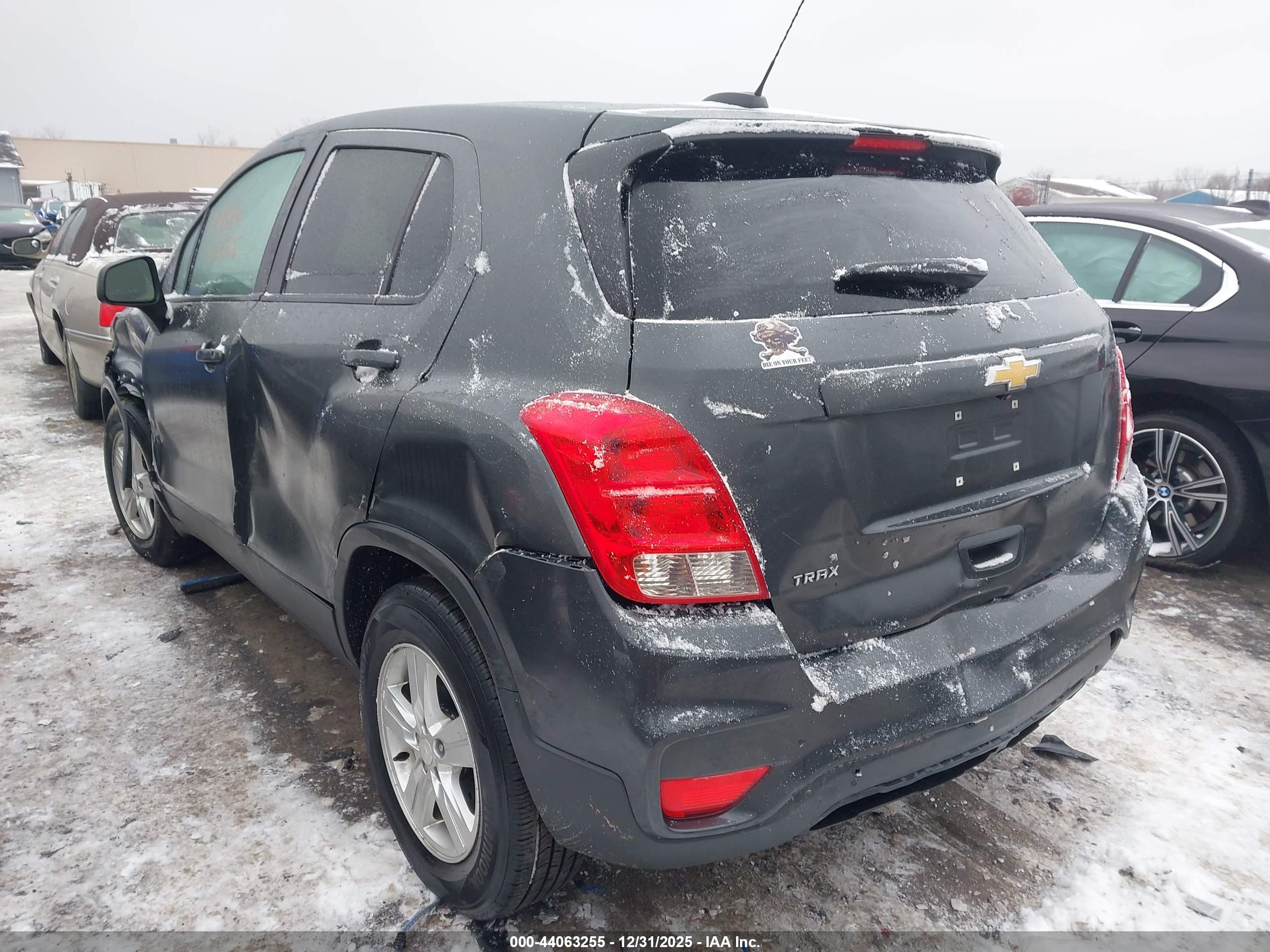 CHEVROLET TRAX image 3
