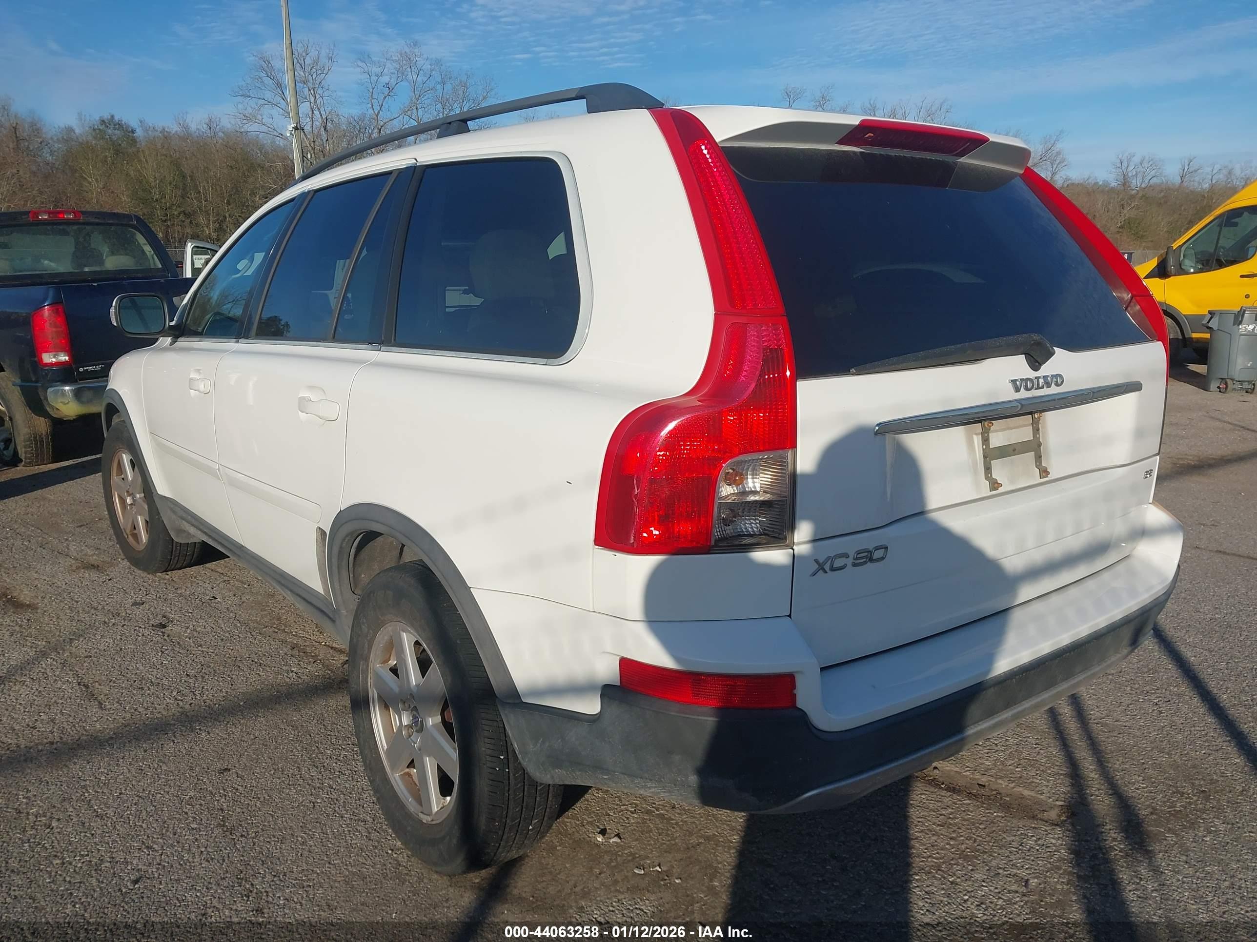 VOLVO XC90 image 3