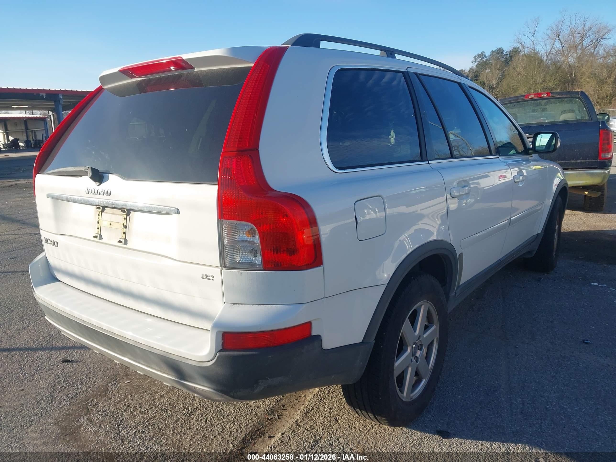 VOLVO XC90 image 4